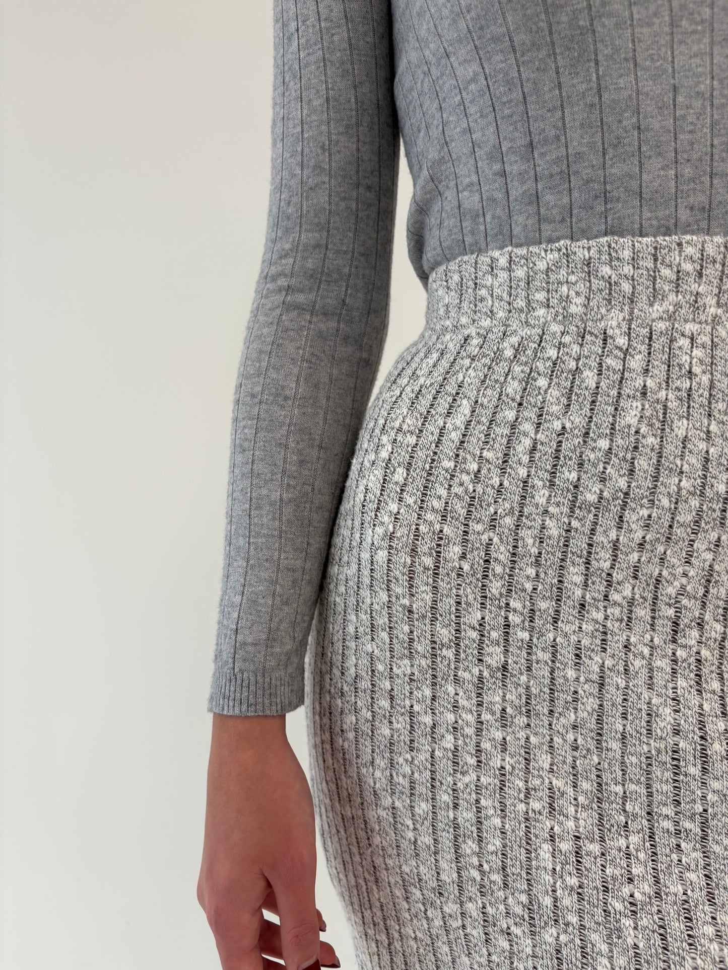 Fustă midi spre maxi din jerse de lana extrafina cu talie ultra înaltă