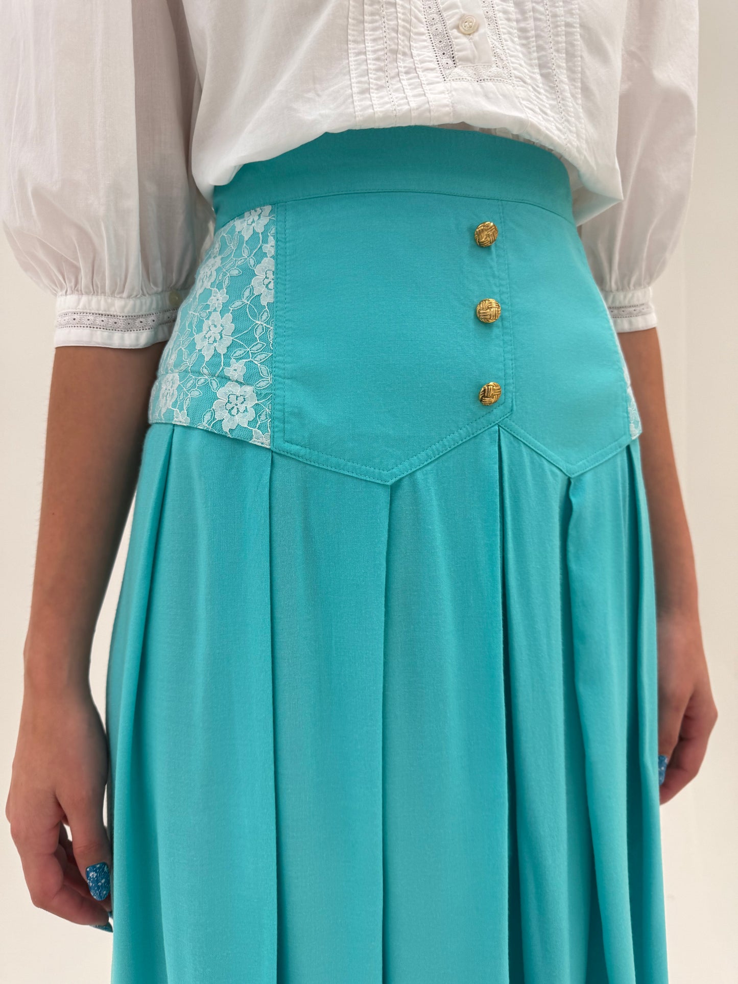 Fustă vintage în culoarea verii aqua blue ultra vaporoasă cu talie super marcată