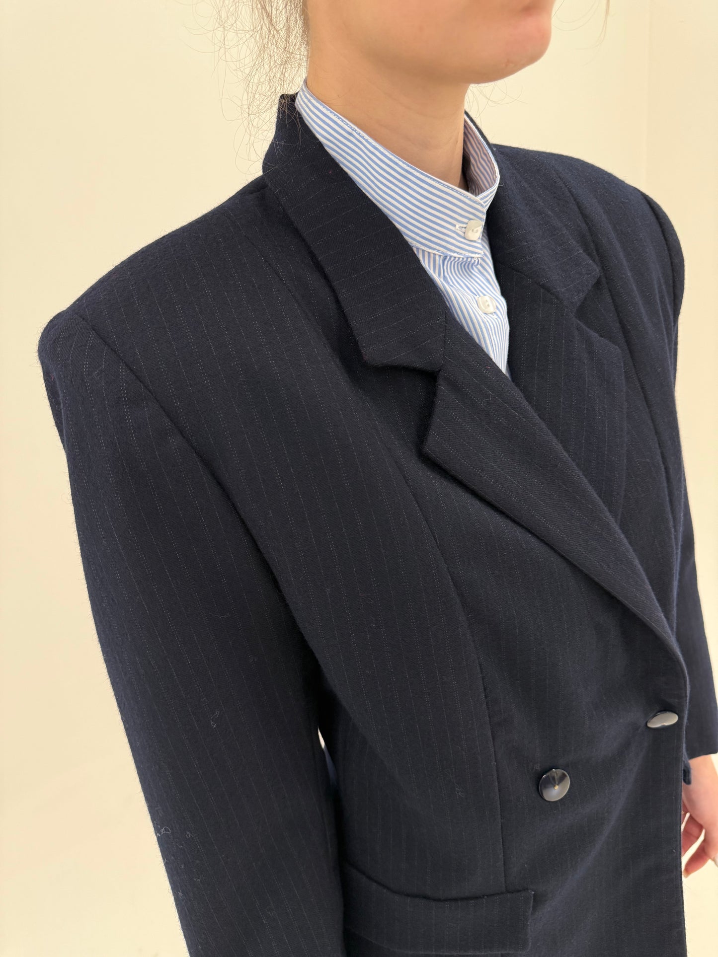 Sacou petite ușor cambrat Navy blue cu umeri ușor accentuați din lana extrafina