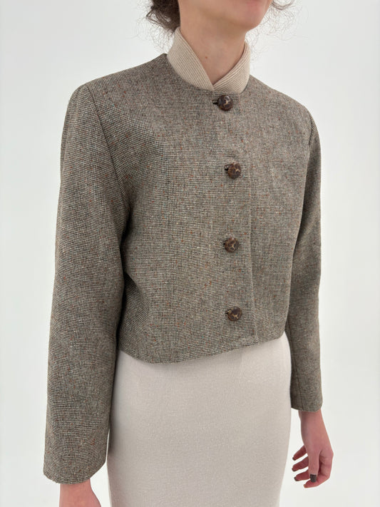 Jacheta din tweed Donegal în stil Chanel și nuanțe neutre superbe