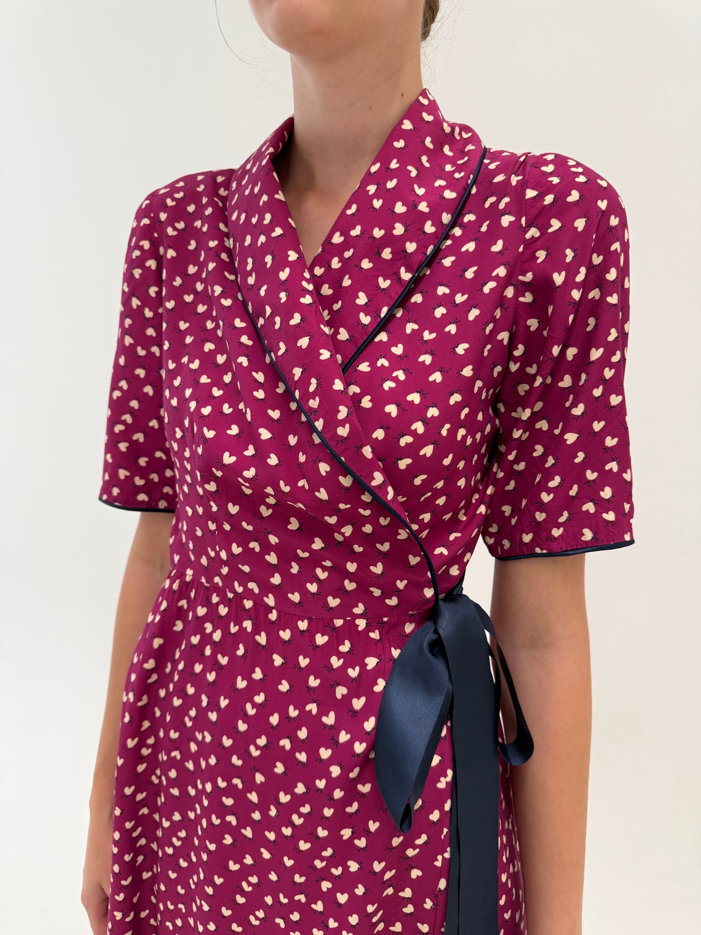 Rochie maxi magenta petrecută super vaporoasă din modal