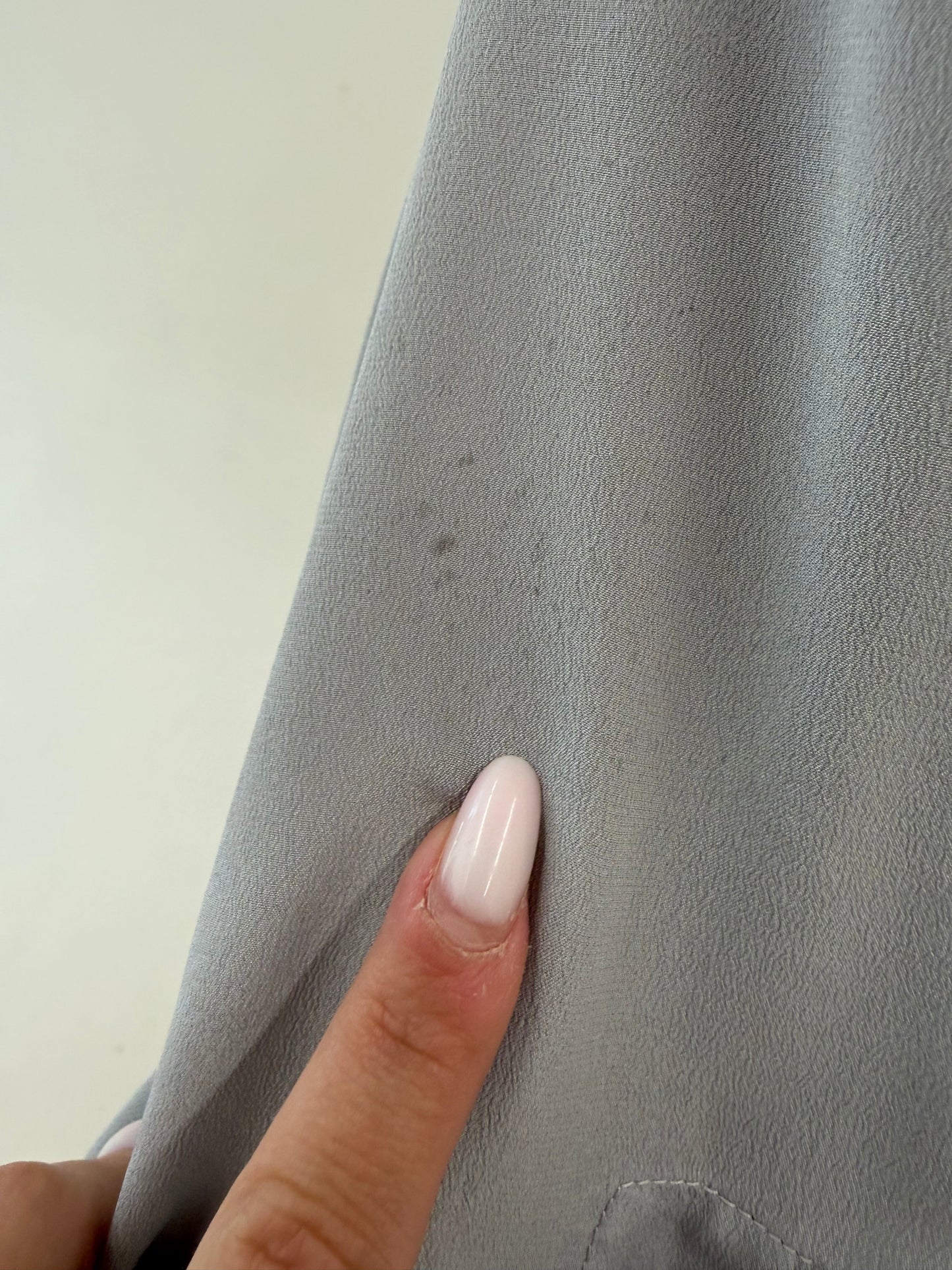 Cămașa petite silver gray din mătase naturală în croi amplu cu panglică