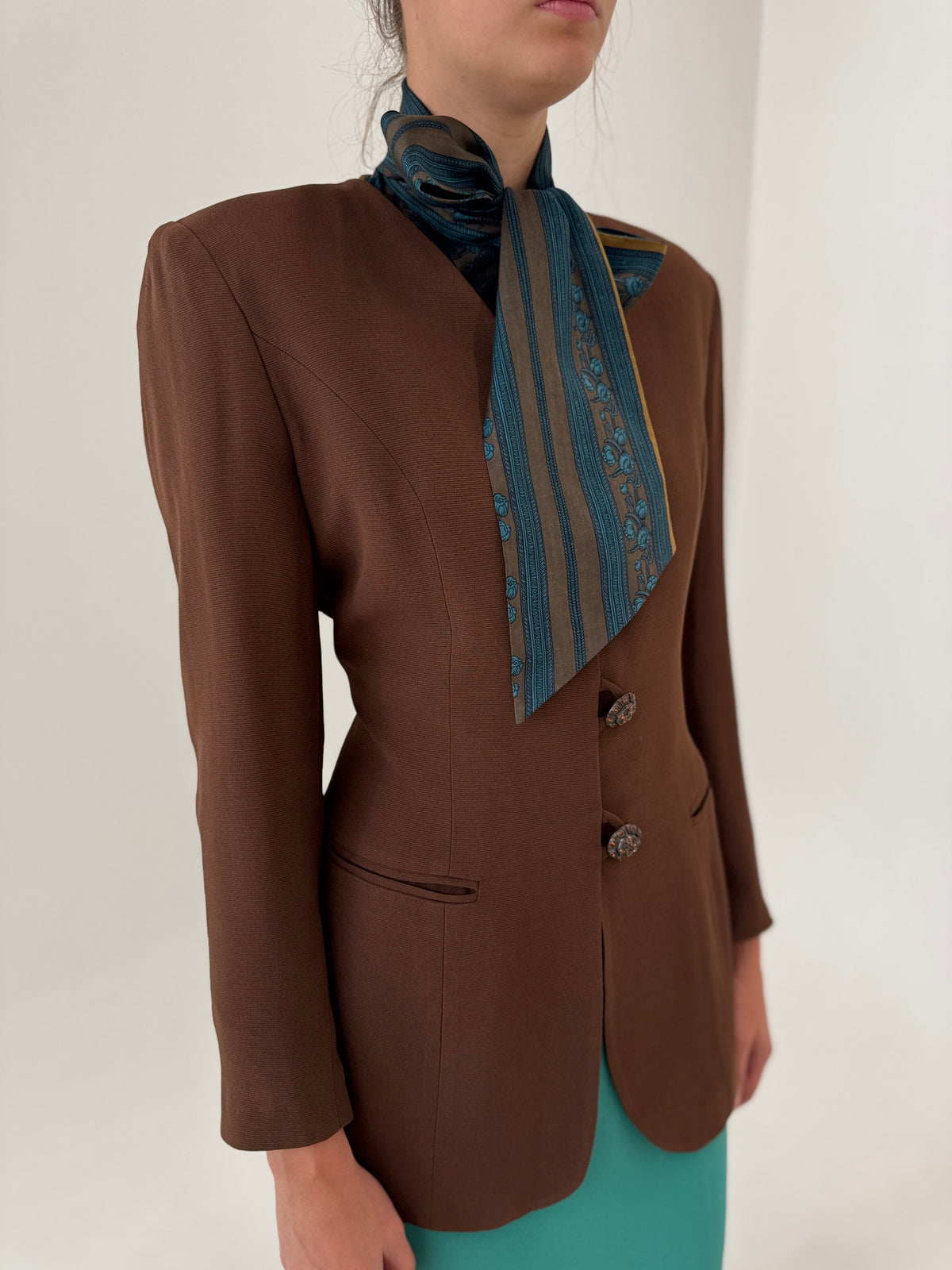 Sacou luxury vintage Pierre Cardin din faille chocolate brown cu nasturi bijuterie
