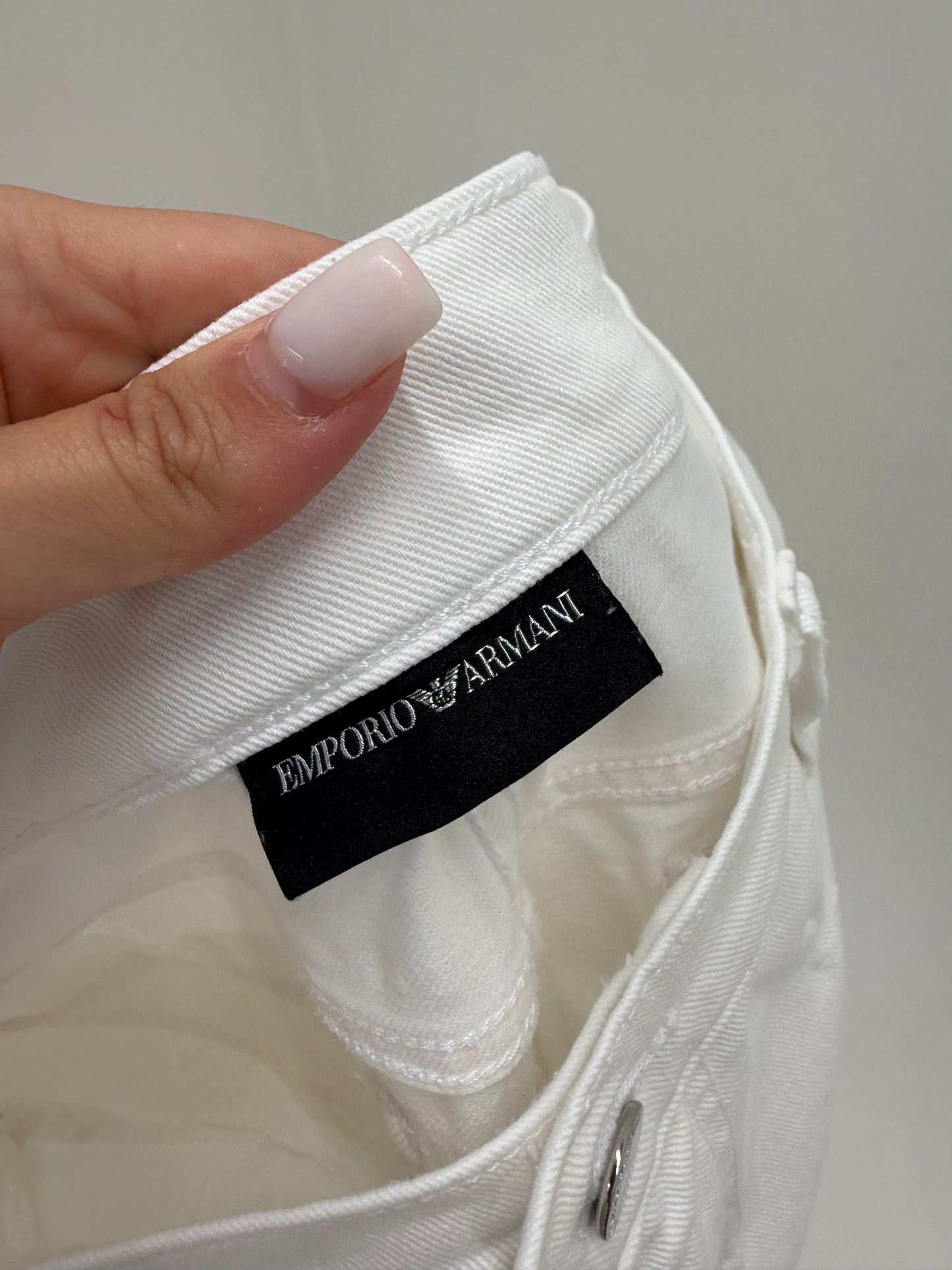 Jeans de vară Armani ripped effect in croi clasic ultra confort