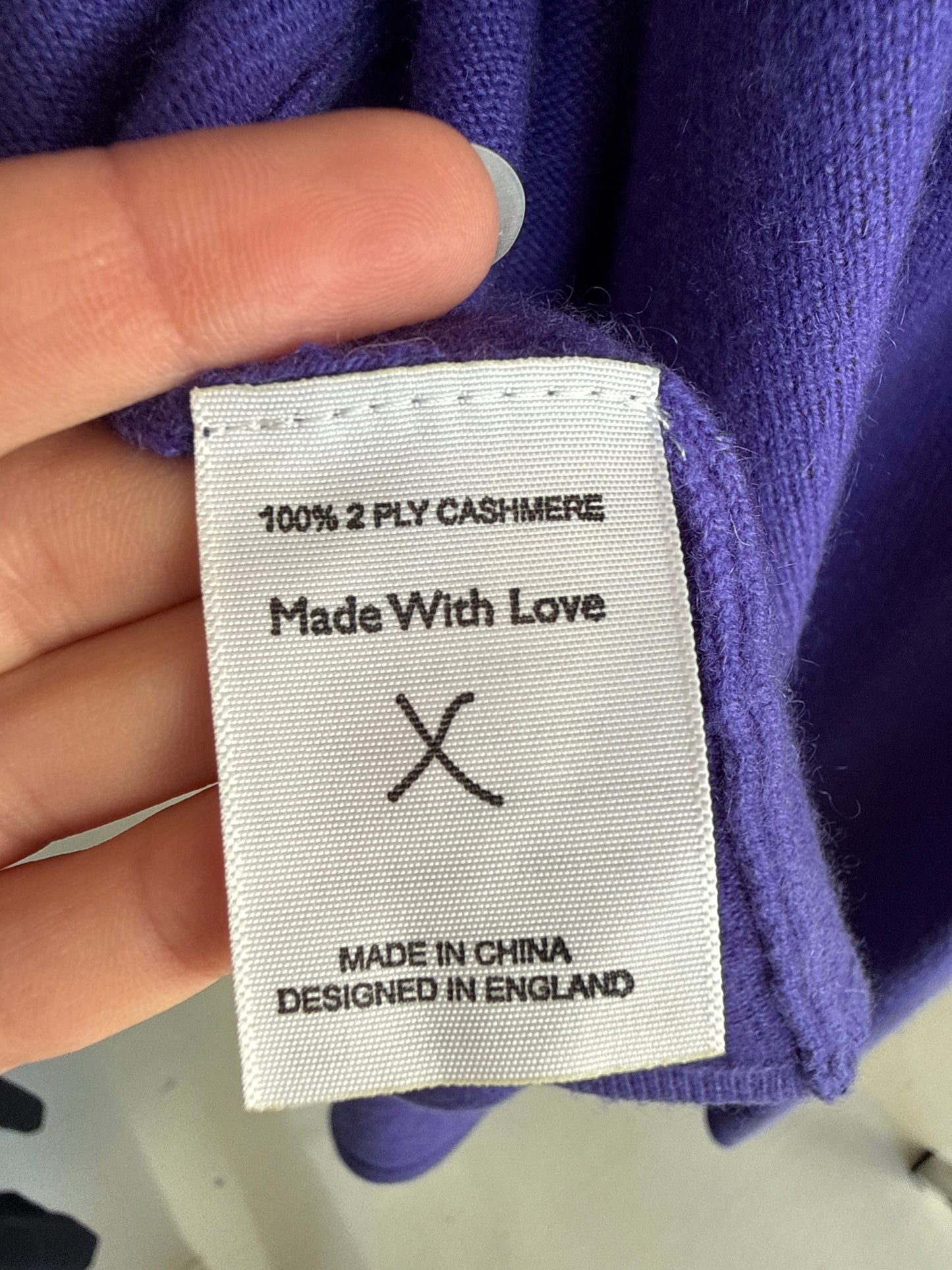 Cardigan petrecut și cambrat din cașmir violet