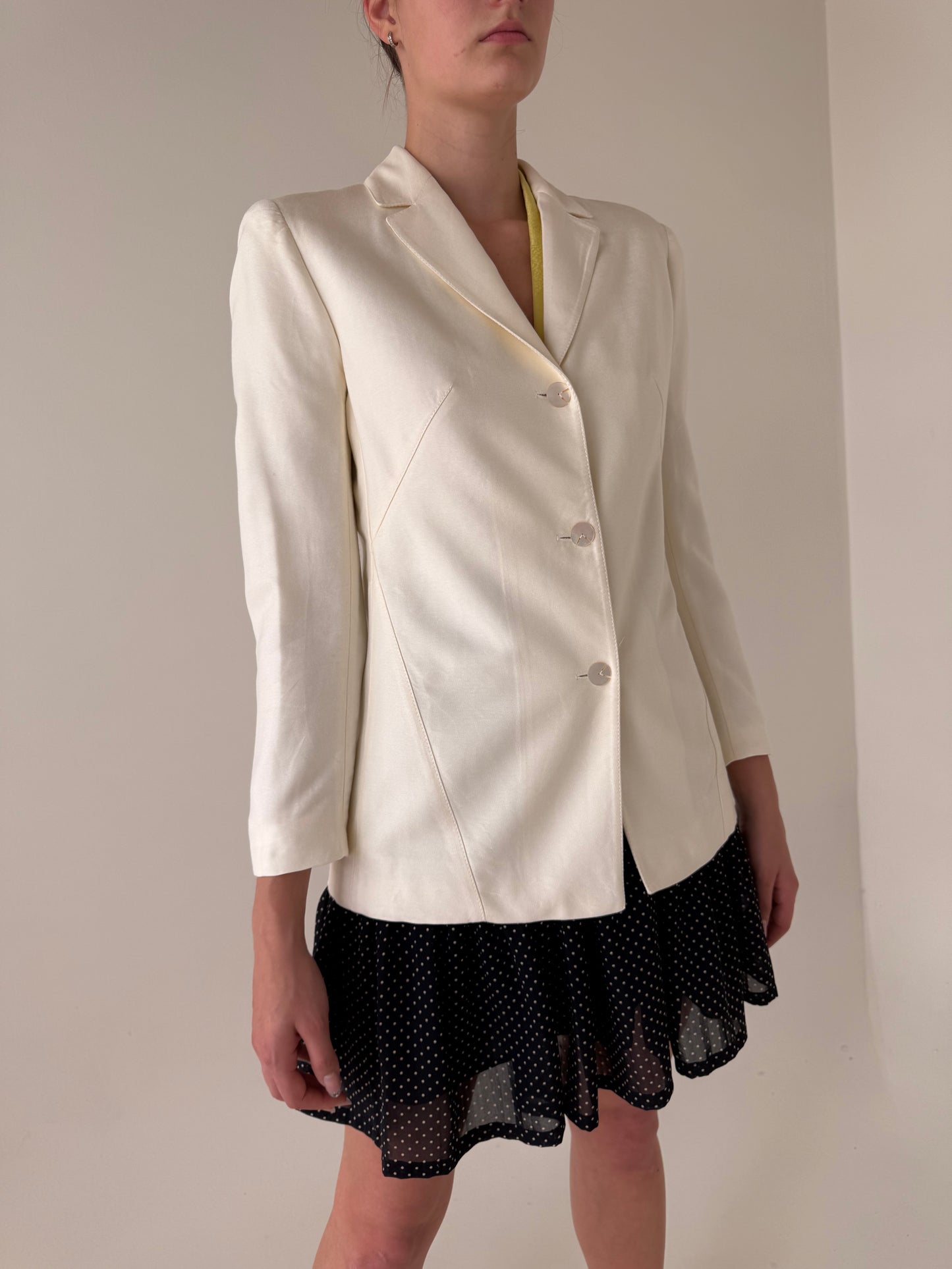 Sacou cambrat Valentino din pânză de mătase matuarala și vascoza butter white