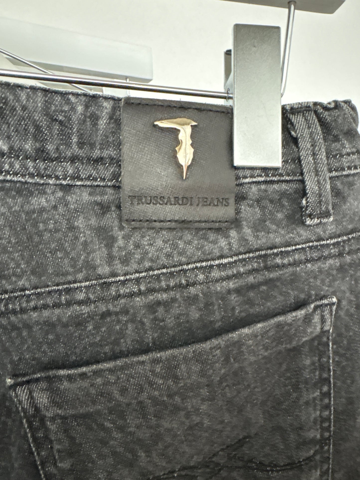 Jeans luxury Trussardi mom fit cu animal print stilizat