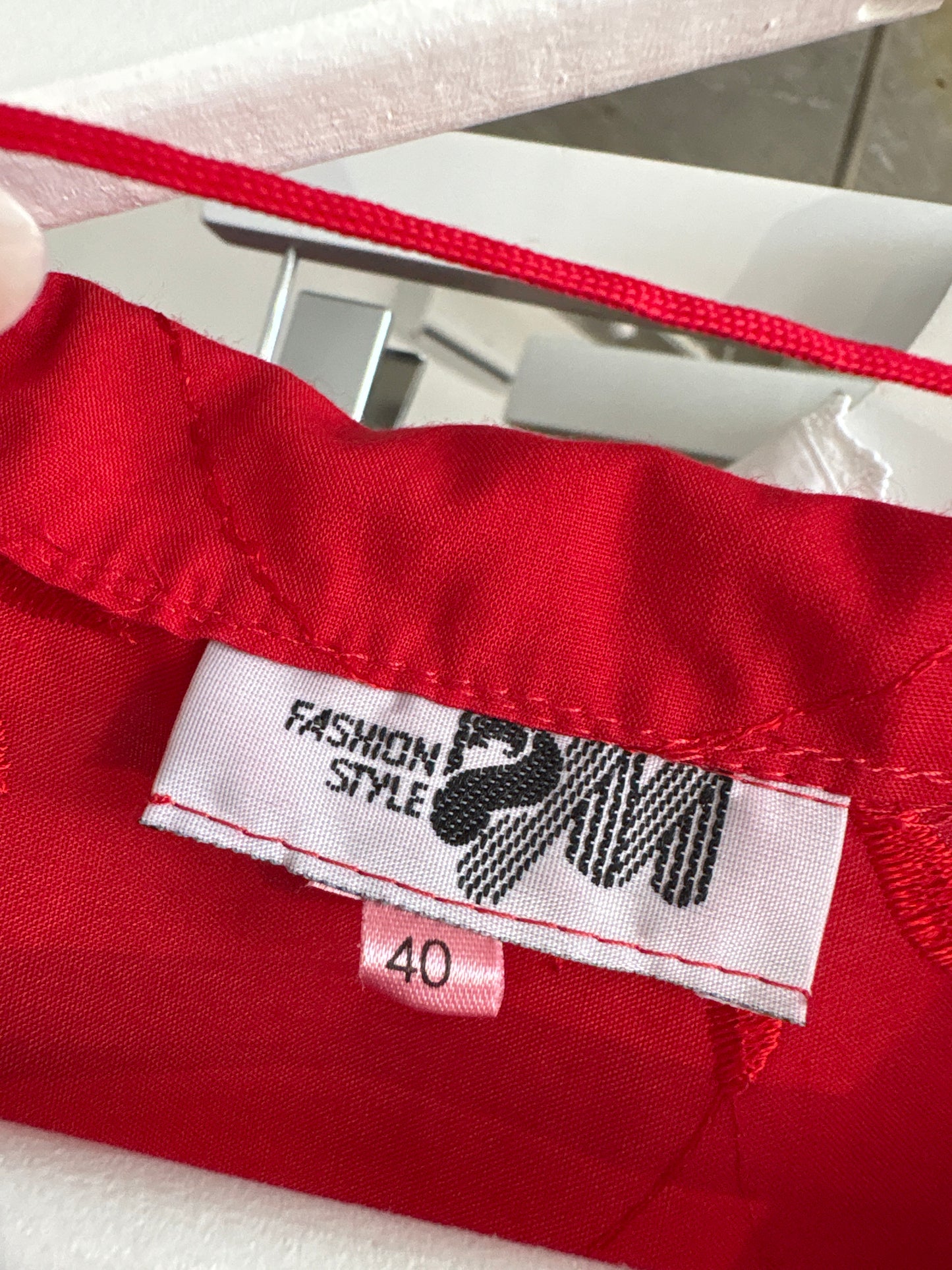 Sacou vintage cu broderie anglaise superba cherry red cu umeri bufanți