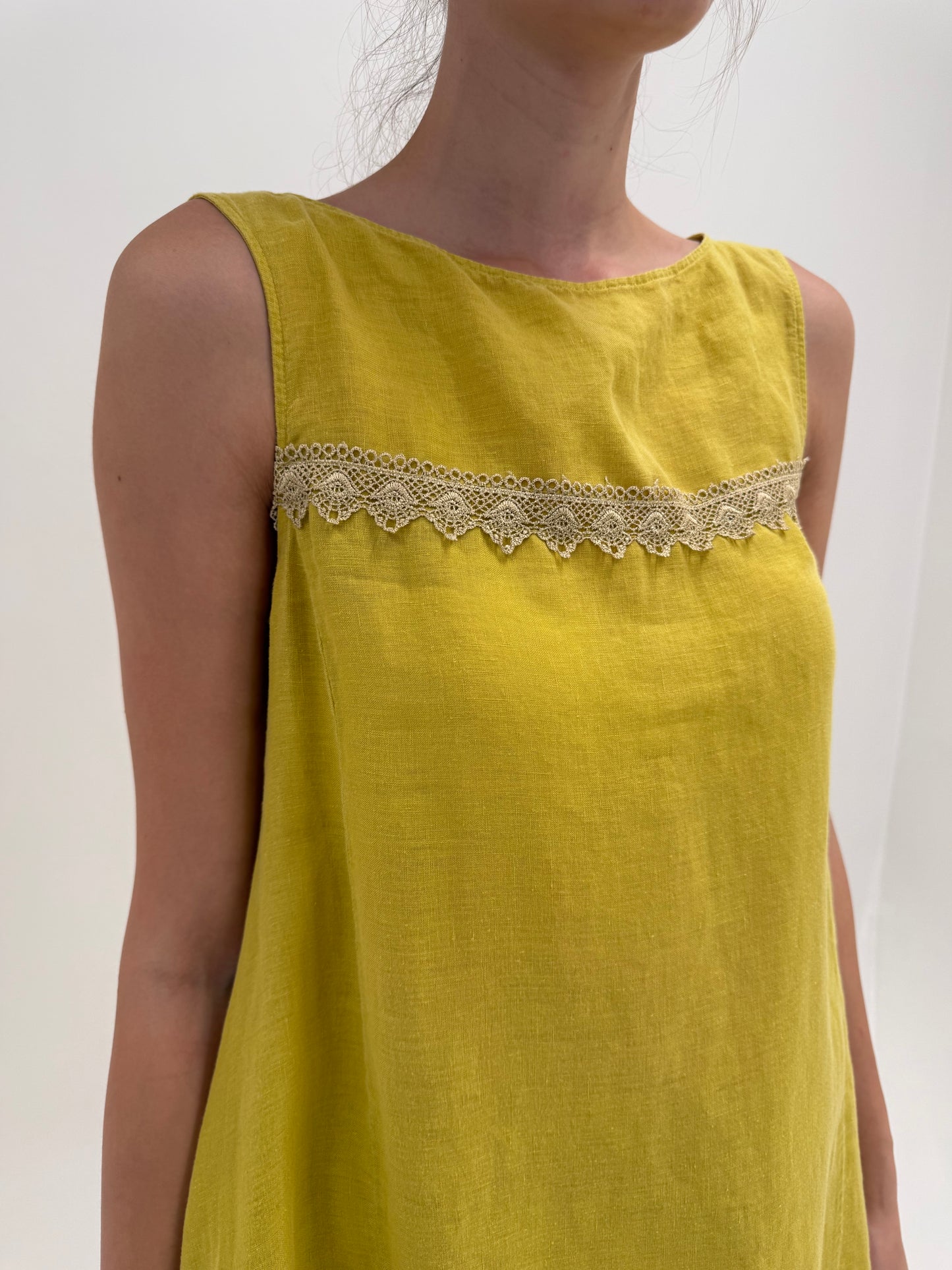 Rochie italiană chartreuse din in premium cu buzunare în croi minimalist