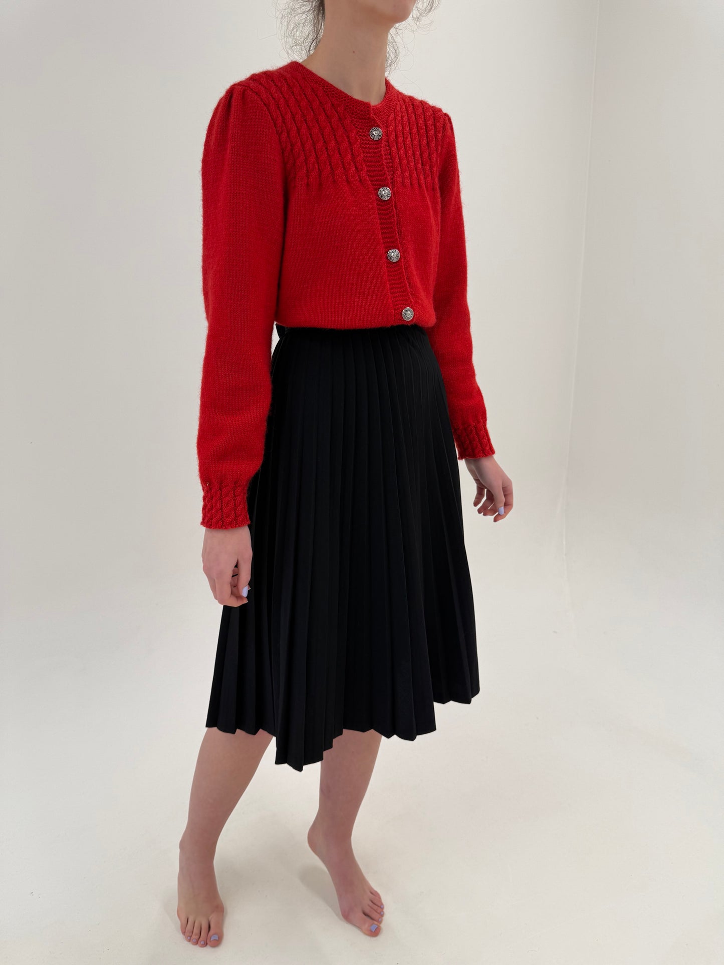 Fustă neagră plisată midi cu taie ultra înaltă de la zi la seară