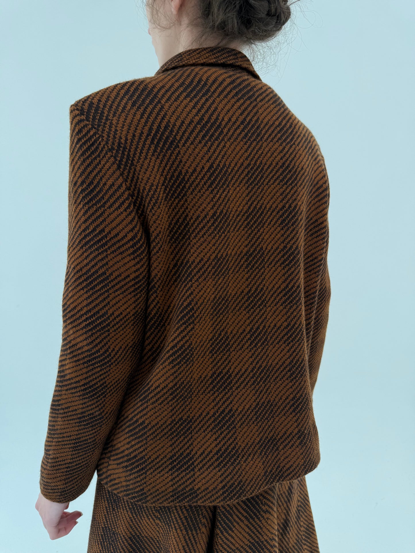 Deux piece chocolate brown din tricot de lana plină extrafina