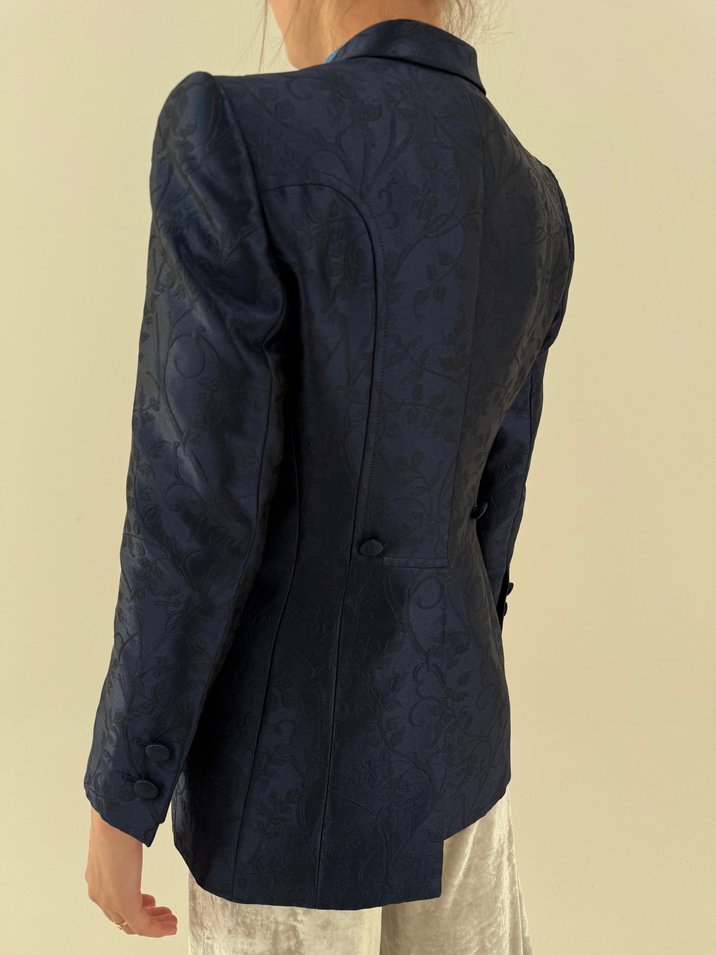 Sacou elegant Rena Lange din mix de mătase naturală jacquard in croi cambrat