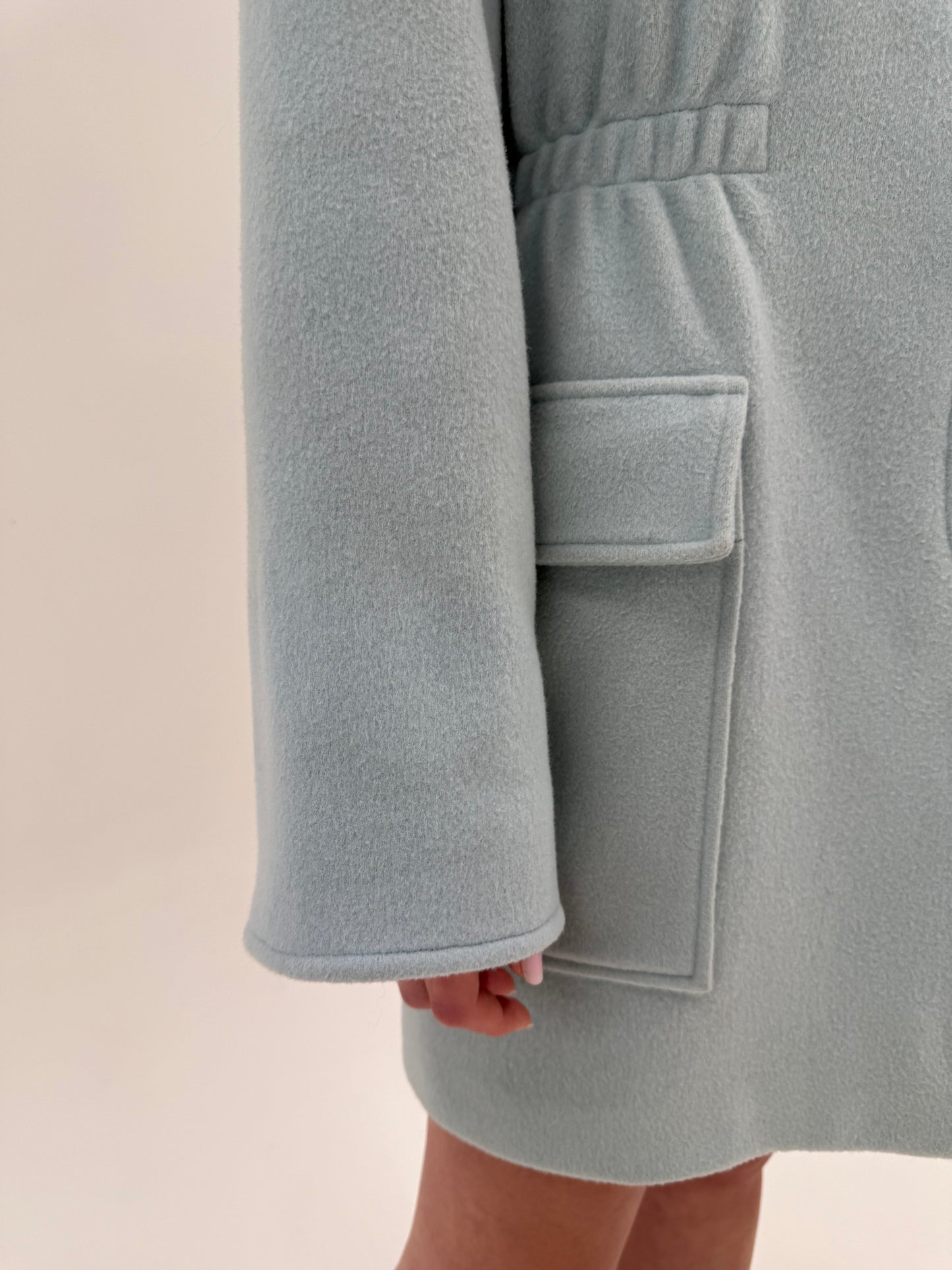 Parka vintage baby blue cu blană de vulpe argintie din lana excepțională