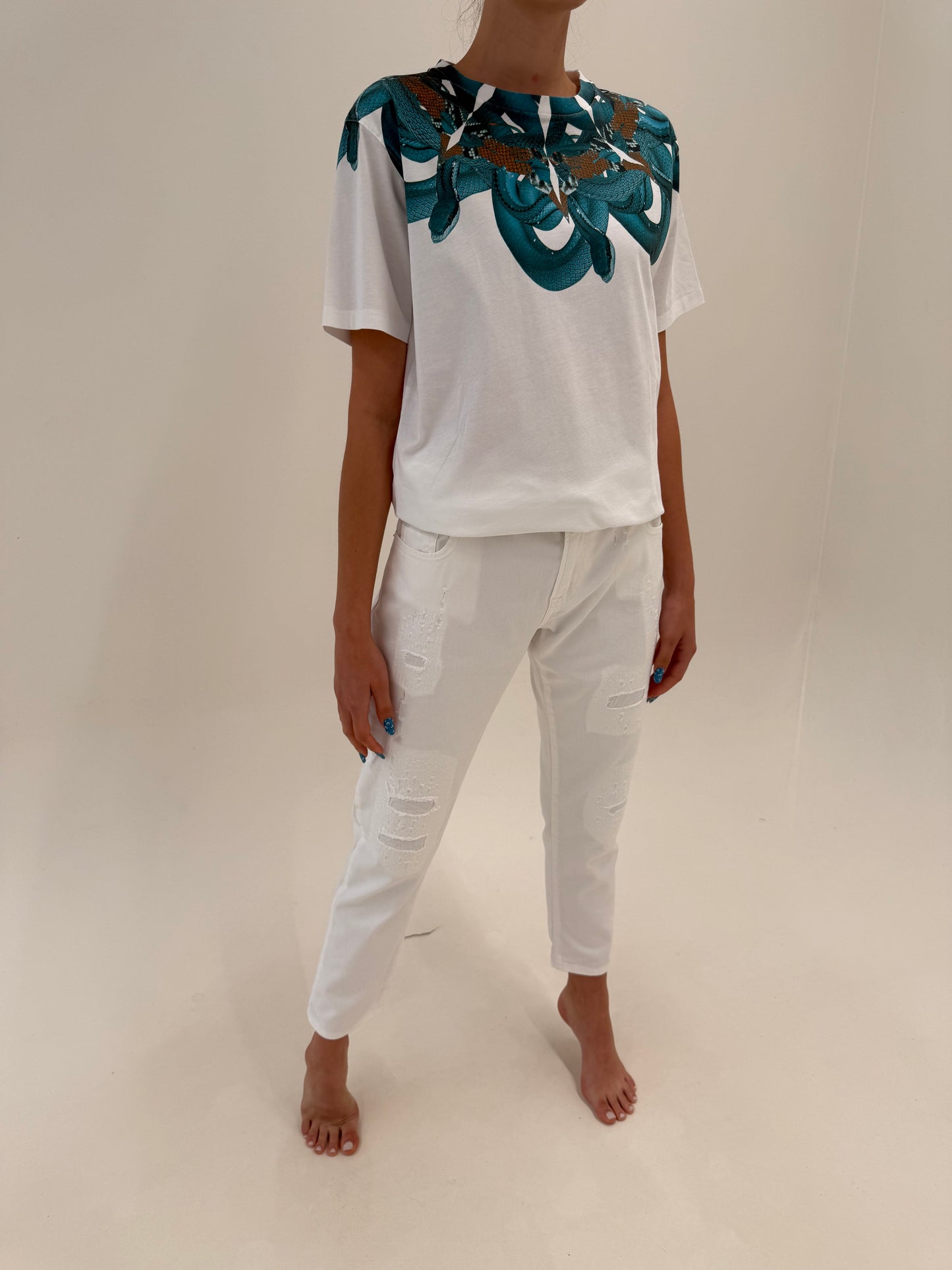 Jeans de vară Armani ripped effect in croi clasic ultra confort