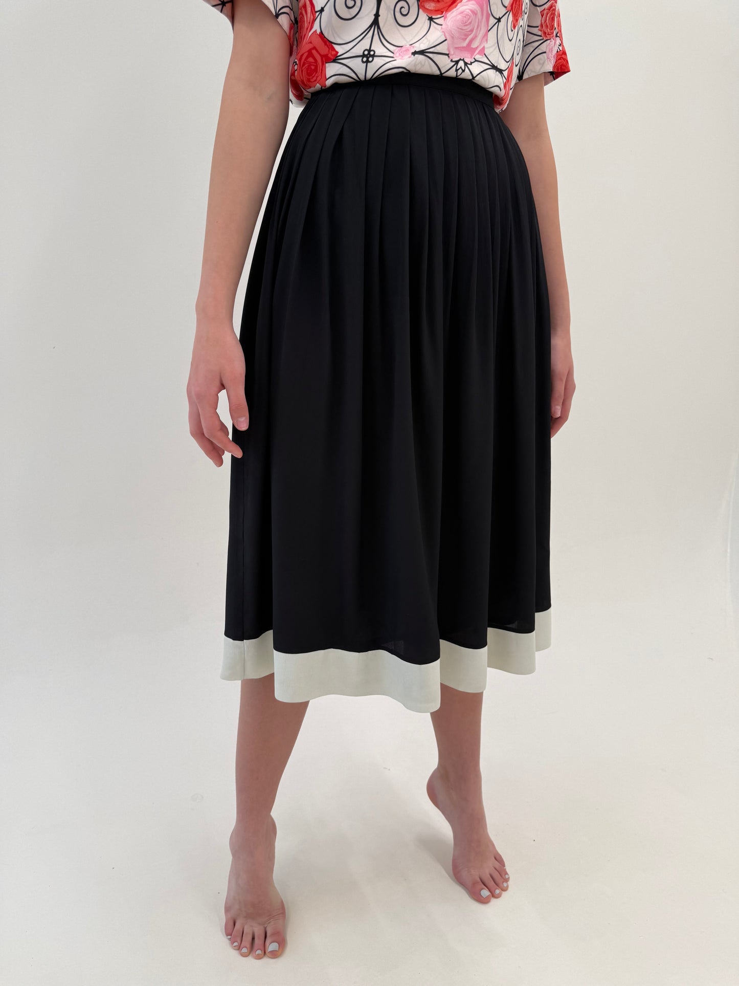 Fusta vintage luxury Pierre Cardin plisata din mătase naturală cu tiv contrastant