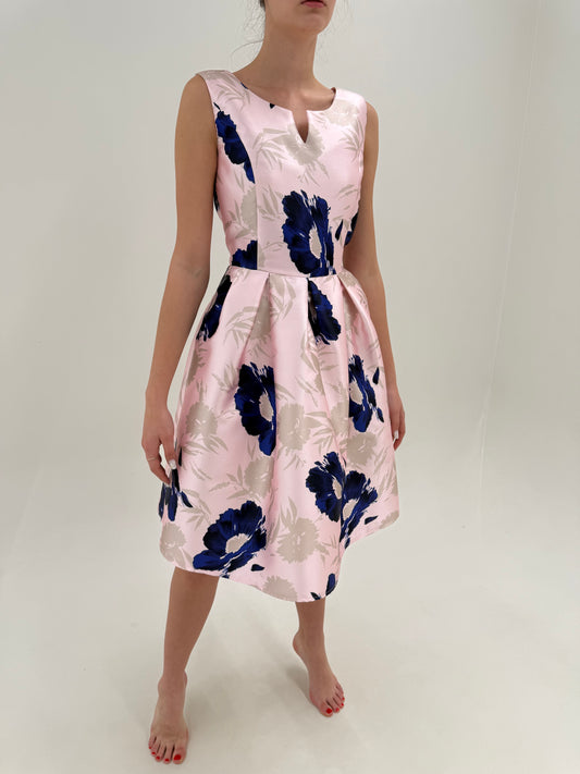 Rochie powder pink cambrata din jacquard cu talie ultra înaltă