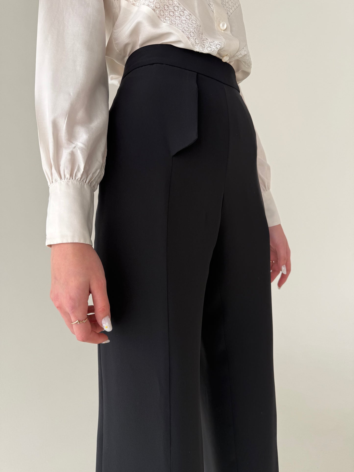 Pantaloni ultra luxury Giorgio Armani din mătase naturală