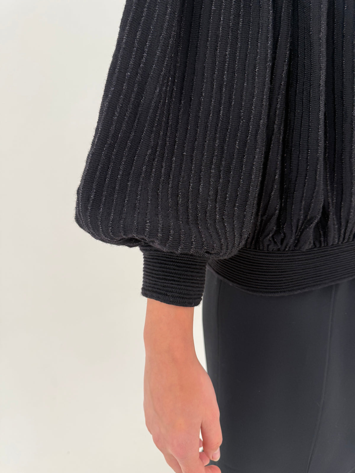 Cardigan bijuterie tip jachetă cu aplicații manuale din lana extrafina