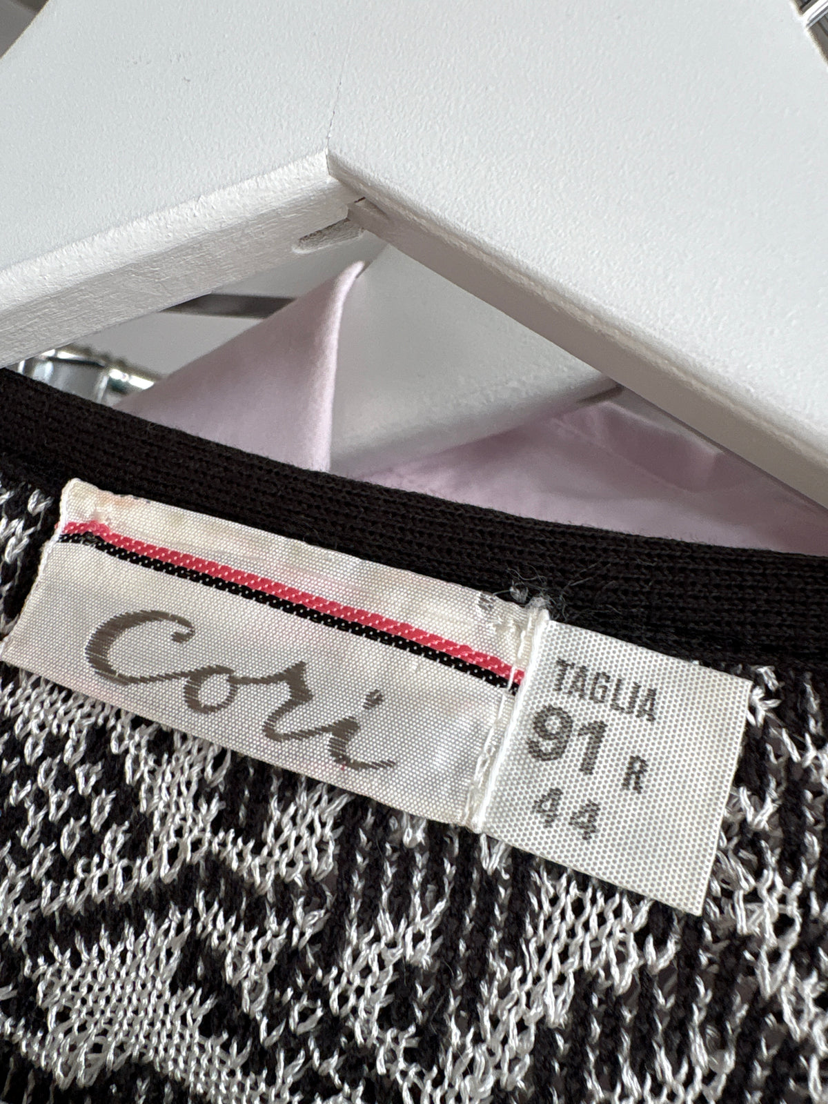 Cardigan tip jachetă reglabil cu print alb negru de brand luxury vintage italian