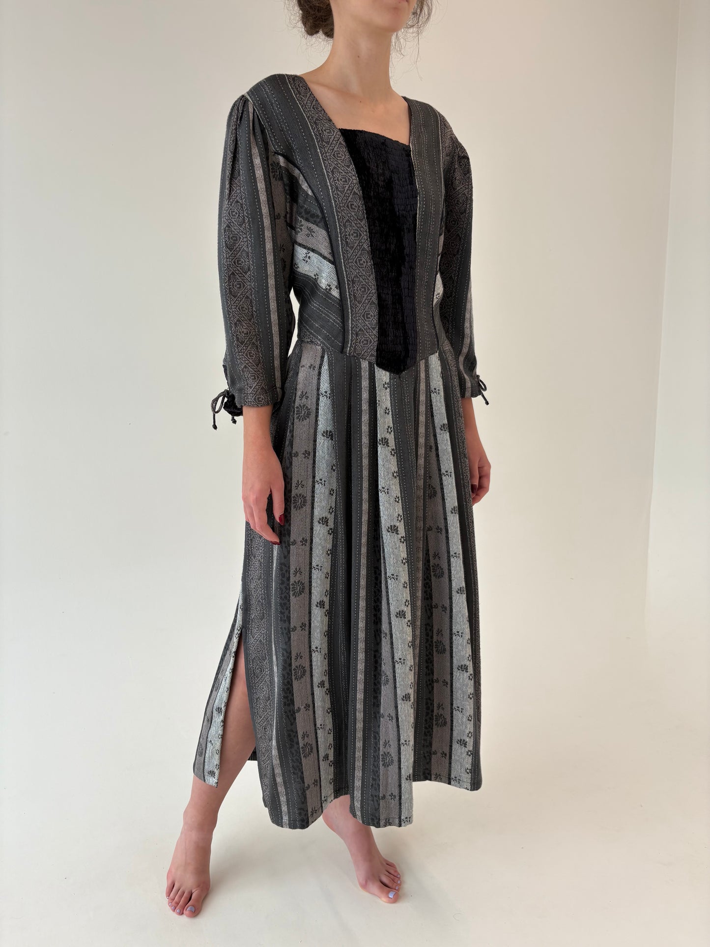 Rochie vintage cu corsaj și buzunare din bumbac și lana extrafina