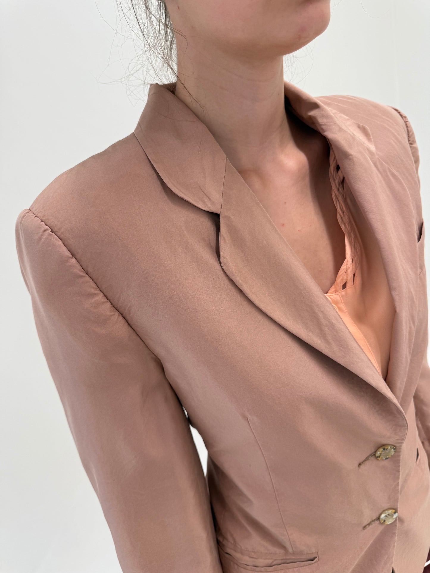 Sacou pink nude petite din panzica de mătase naturală