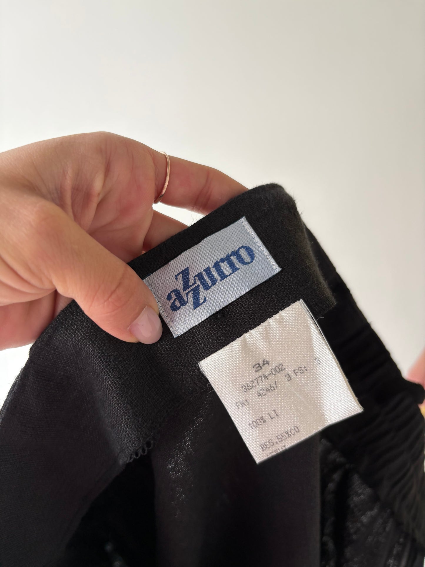Fustă neagră din in cu în croi elaborat cu detalii ultra chic