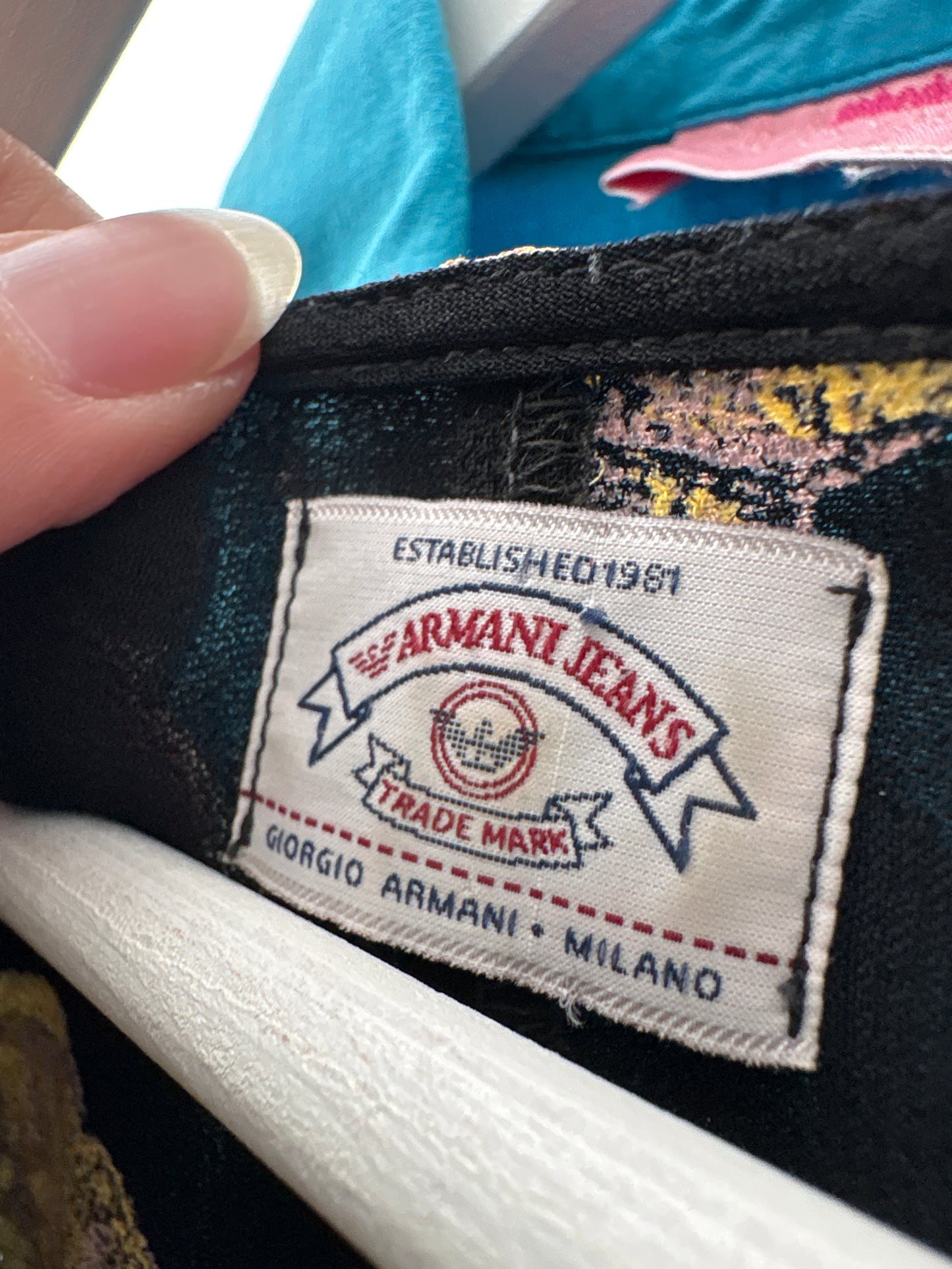 LBD Armani vaporoasă de vară în croi ușor cambrat atemporal