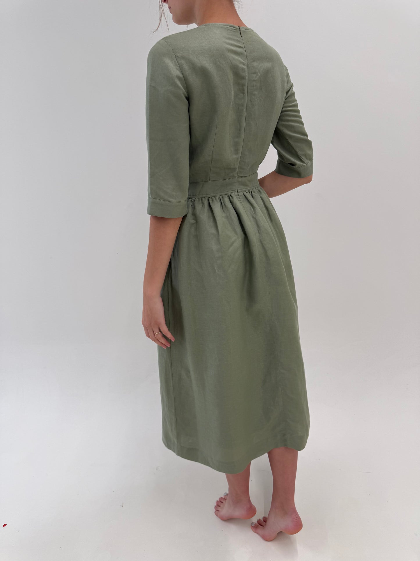 Rochie maxi in croi minimalist Sage green din pânză de in și vascoza