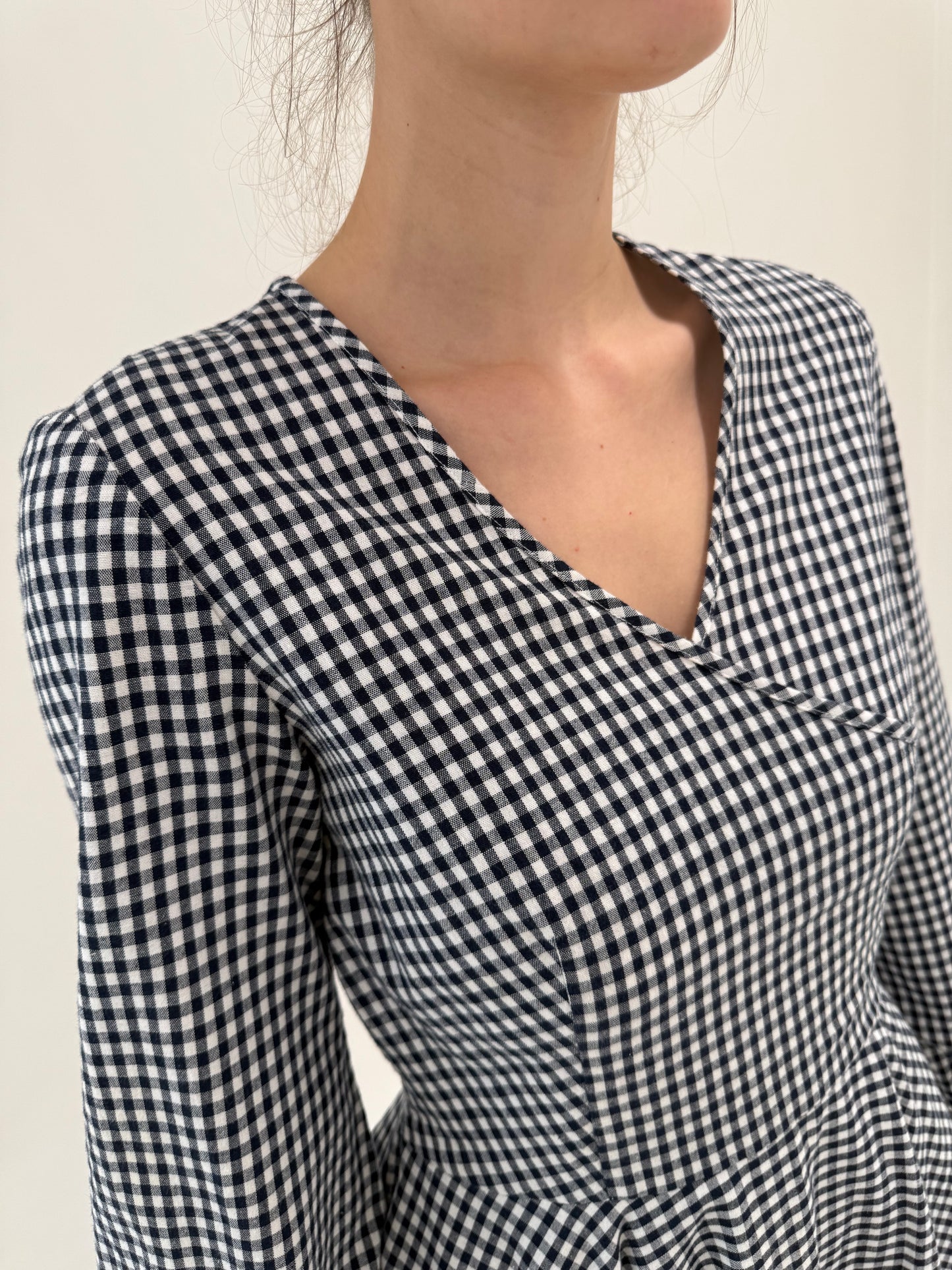 Rochie gingham din pânză premium în croi deosebit și talie ultra marcată