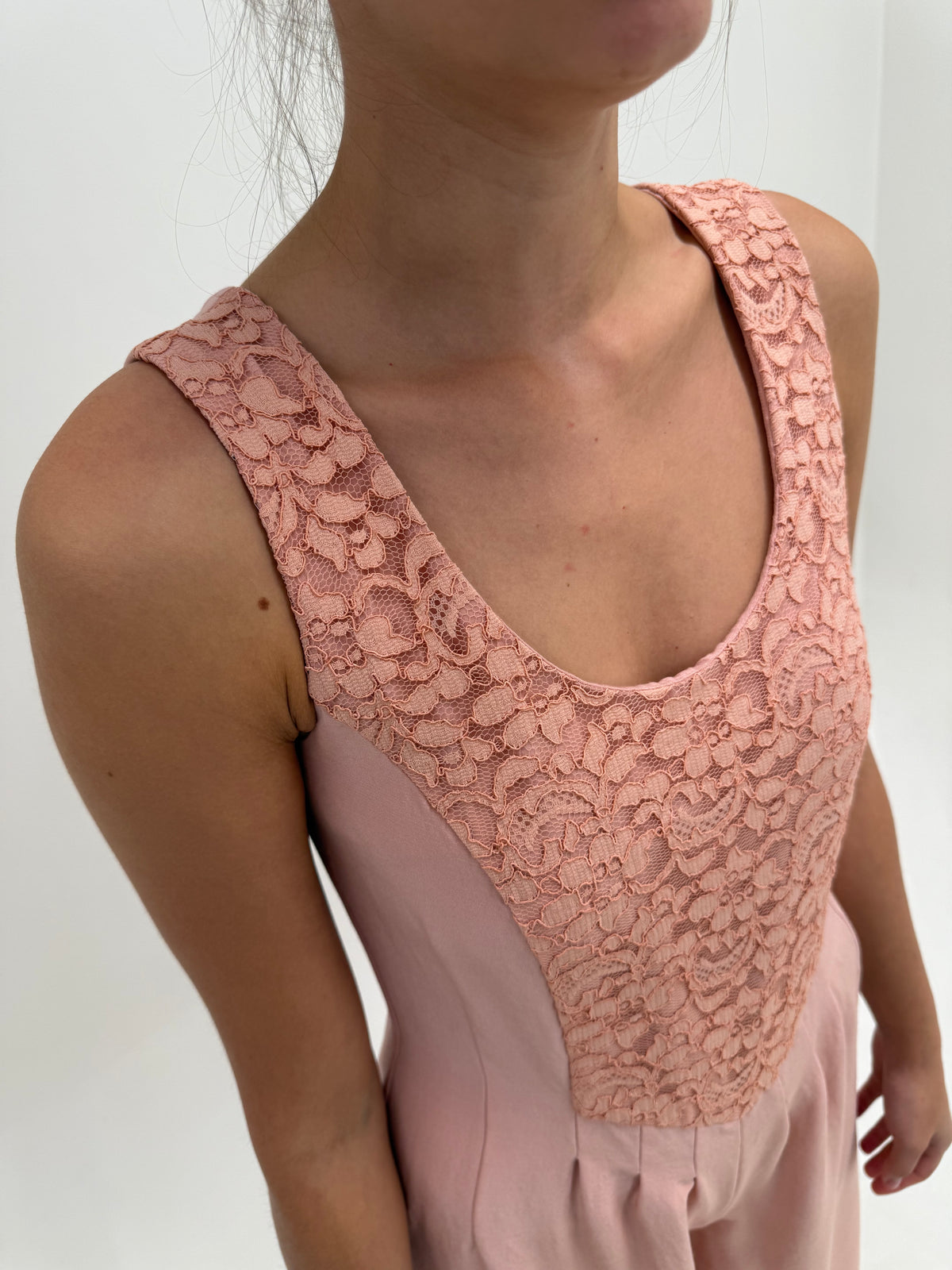 Deux piece vintage excepțional vintage din crepe de lana cu dantelă macrame
