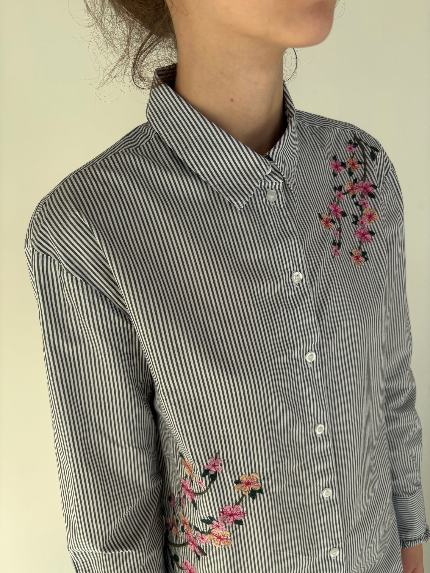 Cămașa de brand super premium italian în dungi cu broderie superbă