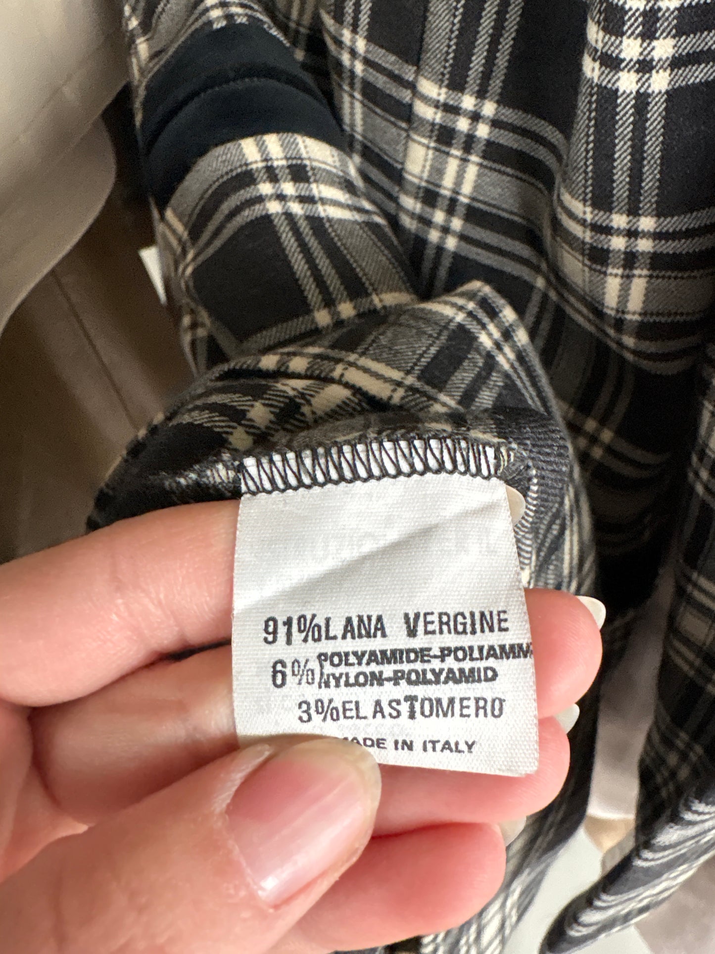 Rochie vintage italiană din lana extrafina virgină cu feronerie aurie
