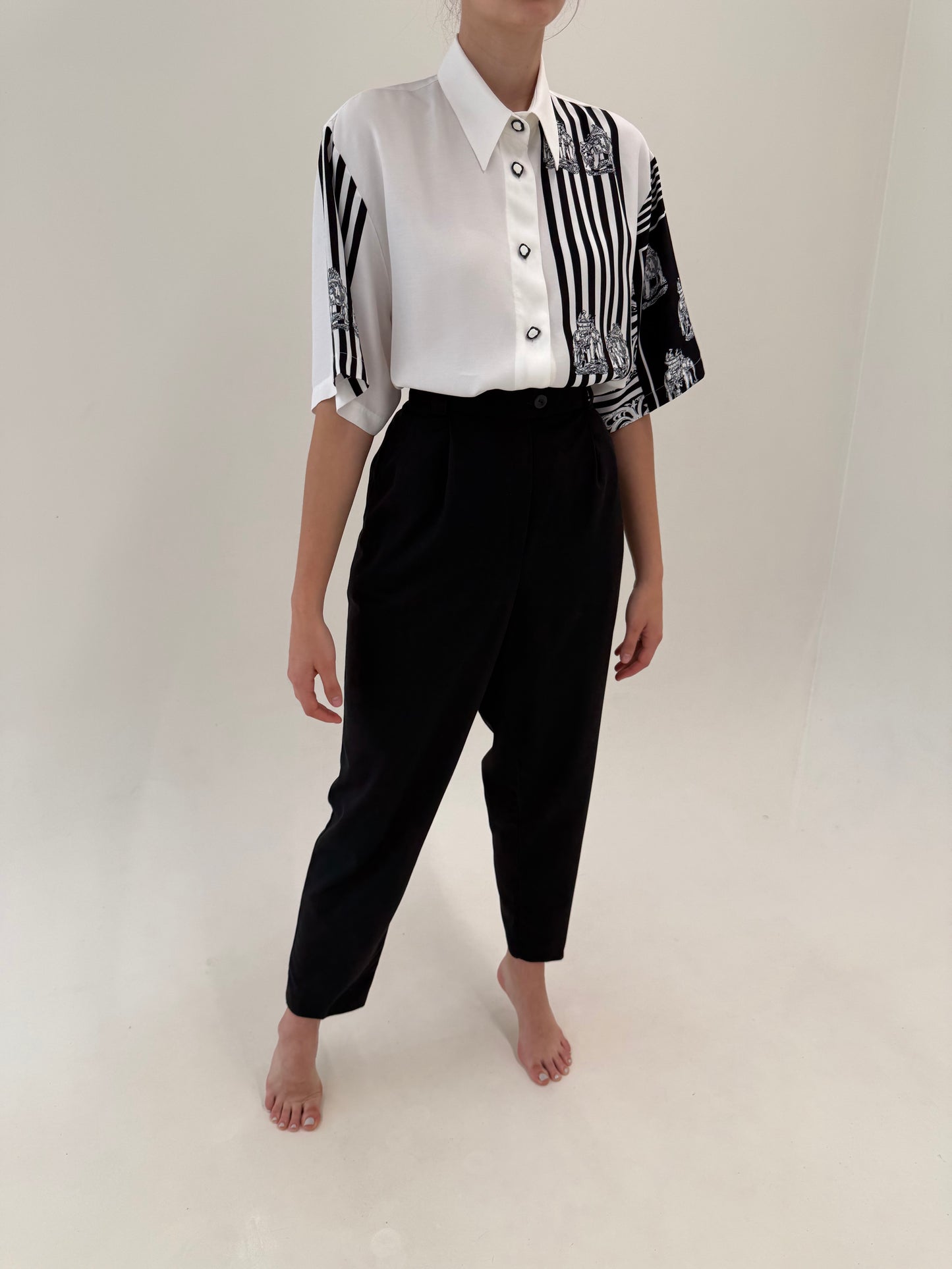 Pantaloni negri de vară tall cu talie ultra înaltă și pense