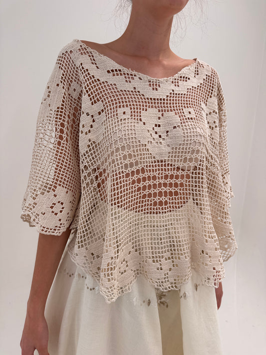 Top în croi lejer integral din dantelă macrame de bumbac  lucrată manual