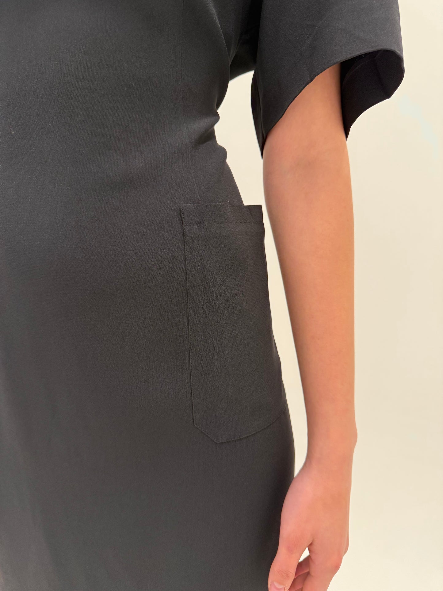 LBD Prada de la business la cocktail în croi atemporal din Georgette