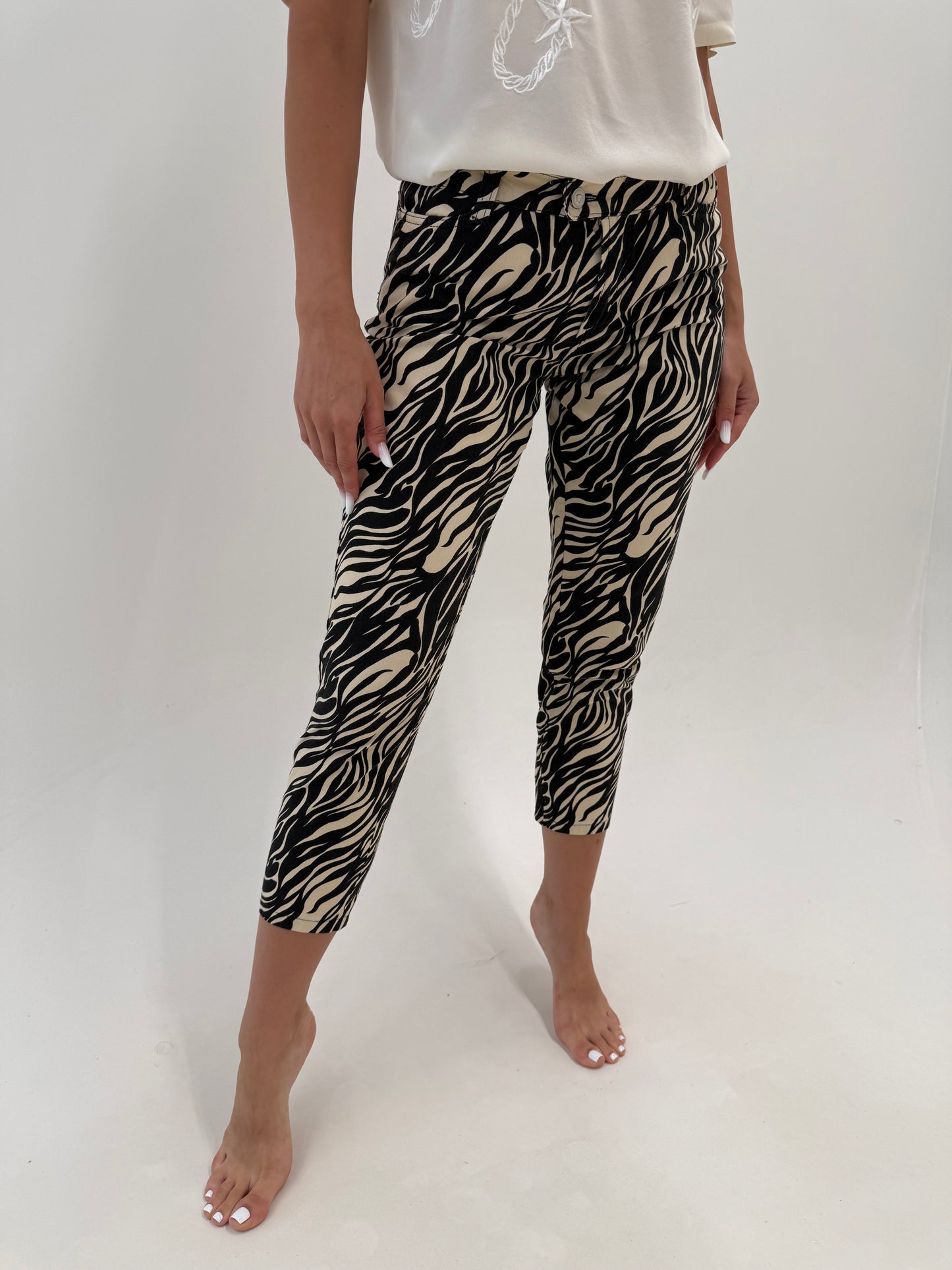 Pantaloni petite Versace animali print stilizat din canvas de bumbac