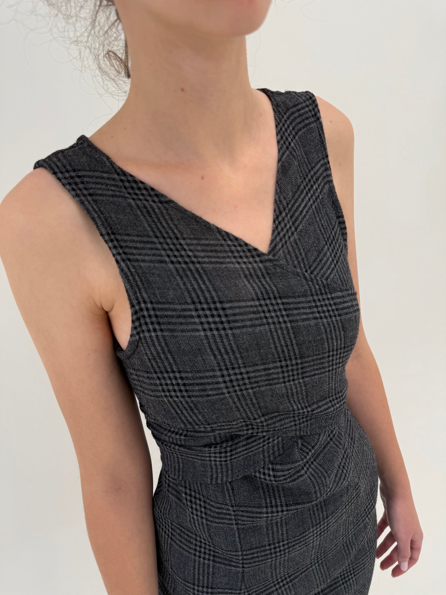 Rochie business in carouri fine din lana extrafina cu talie ultra marcată reglabilă