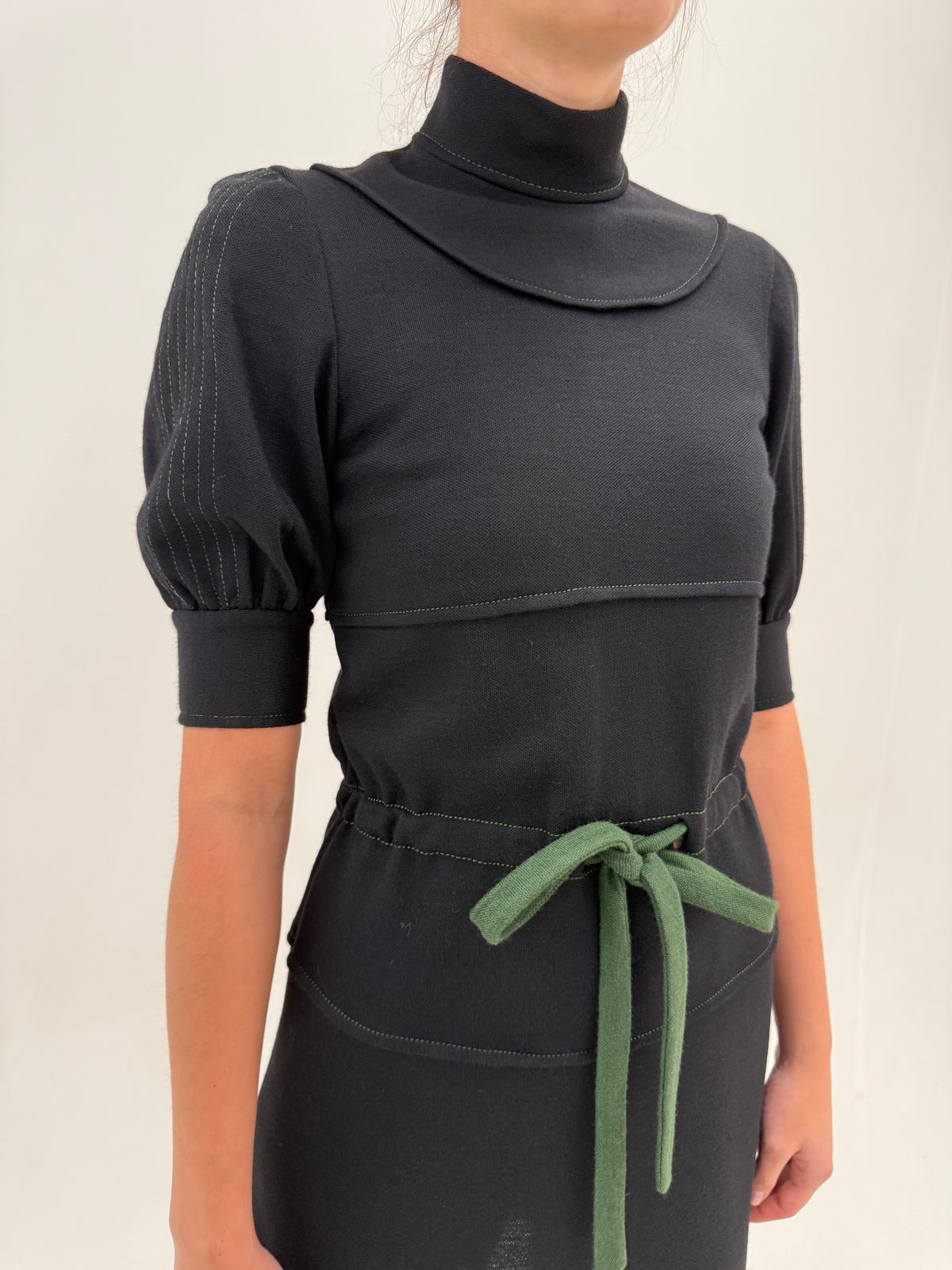 LBD old vintage anii 80 cu influențe super chic casual din stofă confort de mix de lana
