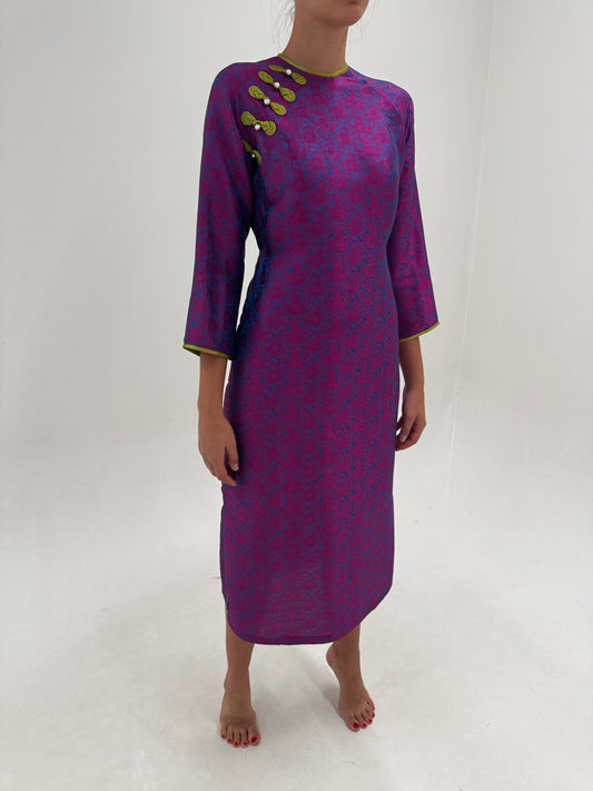 Rochie maxi cu influențe asiatice din jacquard de mătase naturală în culori tari