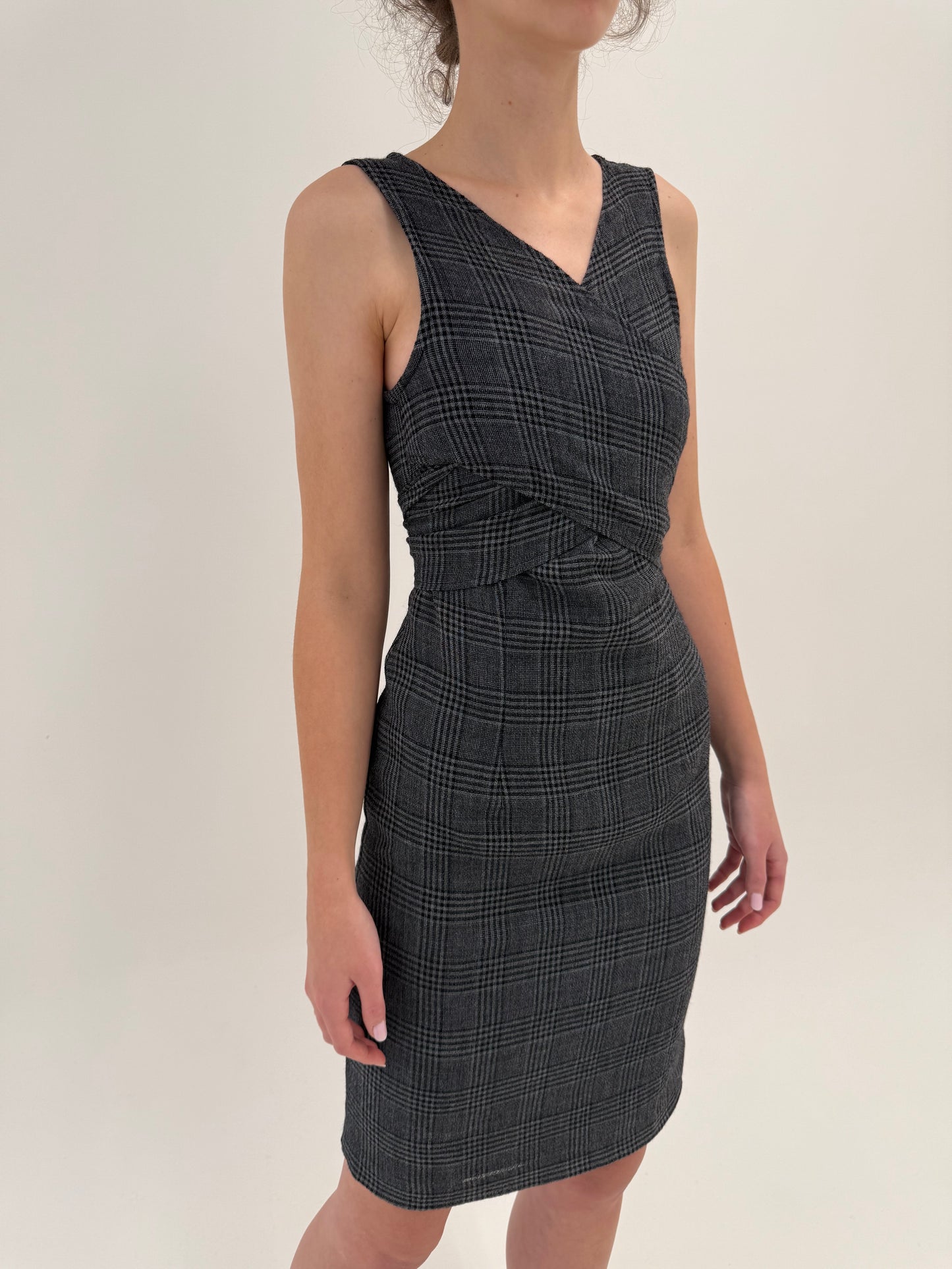 Rochie business in carouri fine din lana extrafina cu talie ultra marcată reglabilă