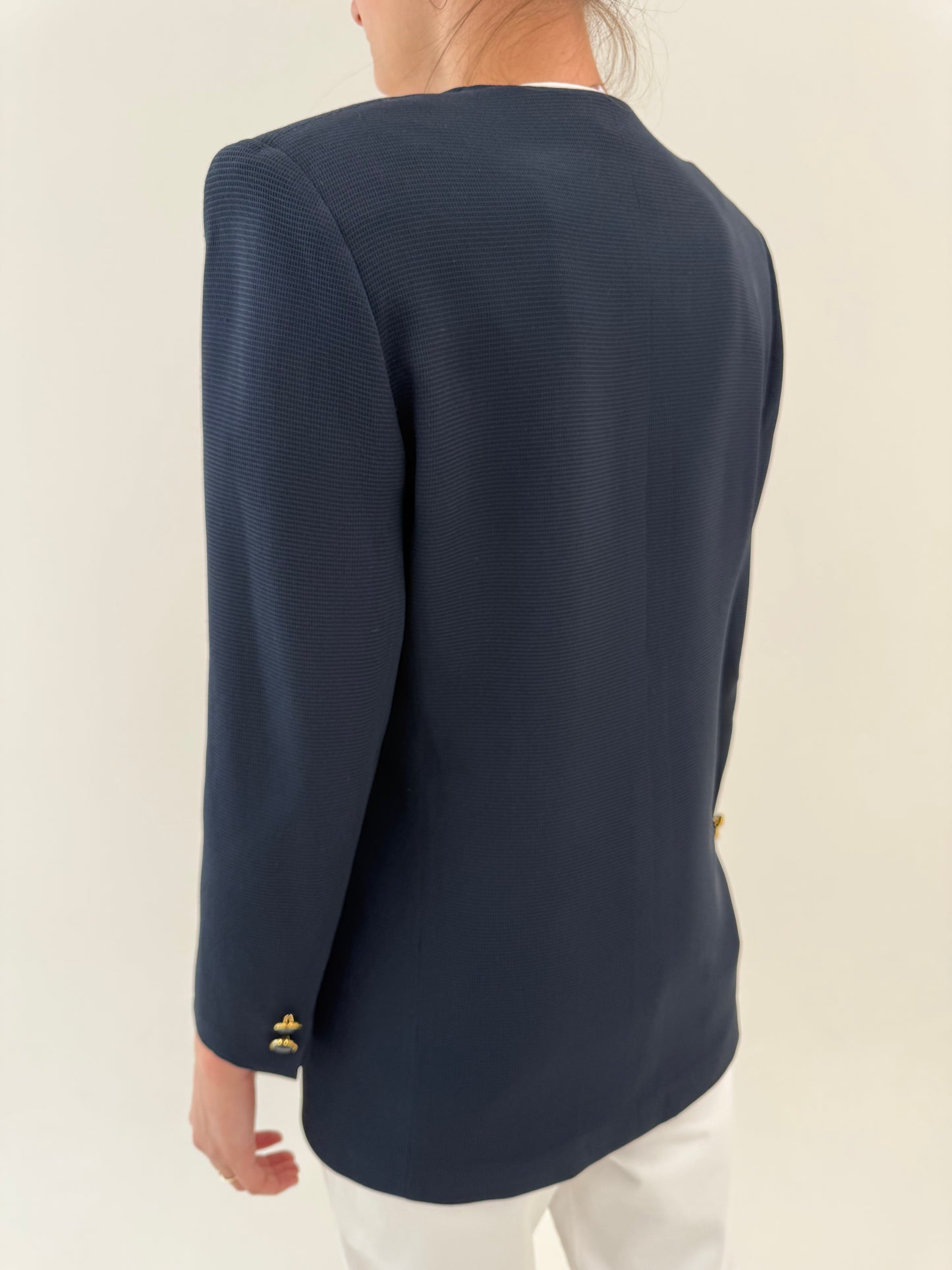 Sacou cambrat Navy blue cu nasturi decorativi și croi minimalist