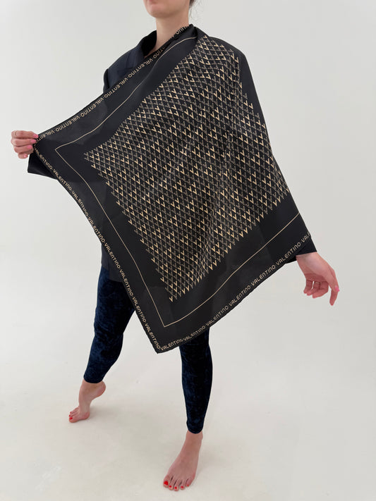 Eșarfă Valentino model iconic clasic din mătase naturală