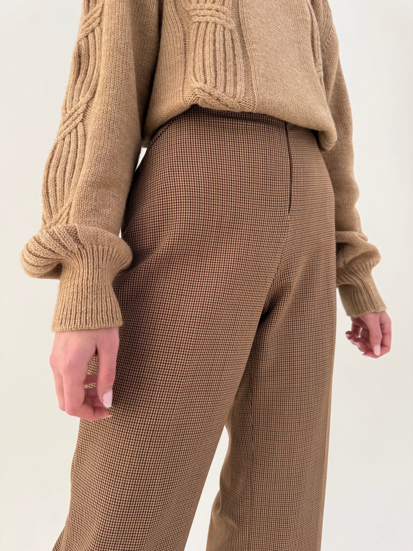 Pantaloni țigaretă camel de brand luxury italian cu print pied de coq