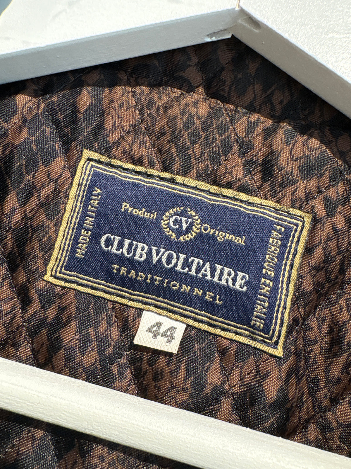 Geaca maltasata animal print chocolate brown cu negru și feronerie aurie