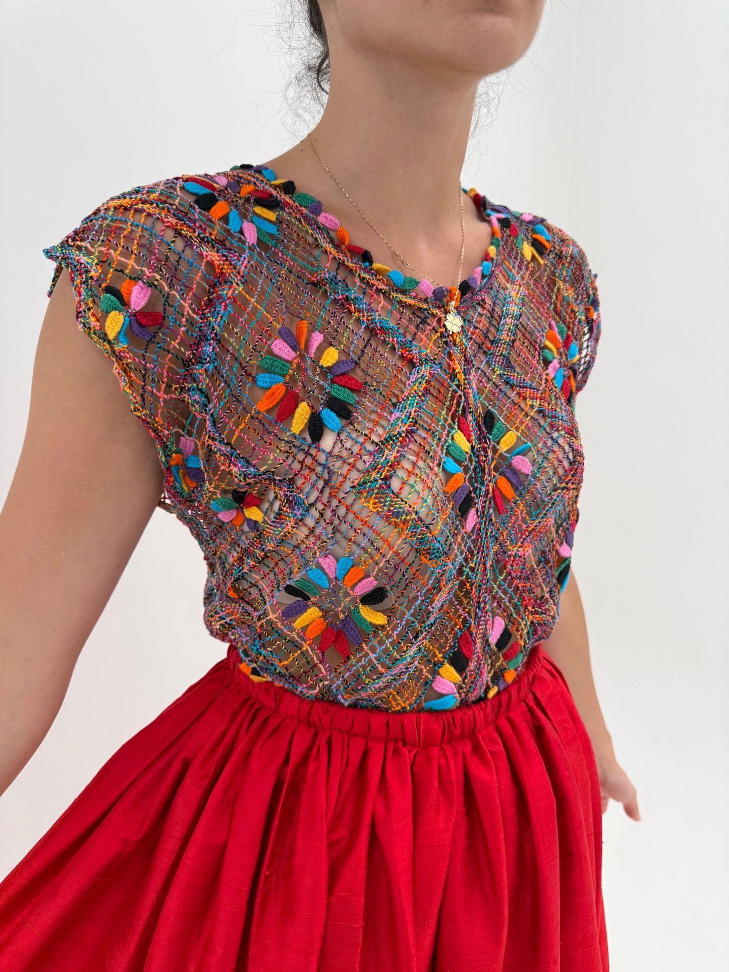 Top vintage colorat din macrame fin de bumbac lucrat manual