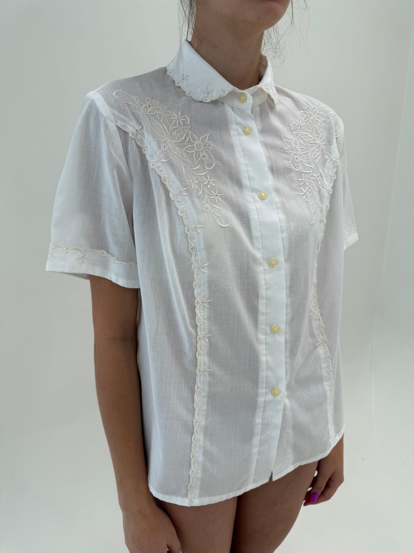 Cămașa vintage broderie delicată camel din panzica fină de bumbac