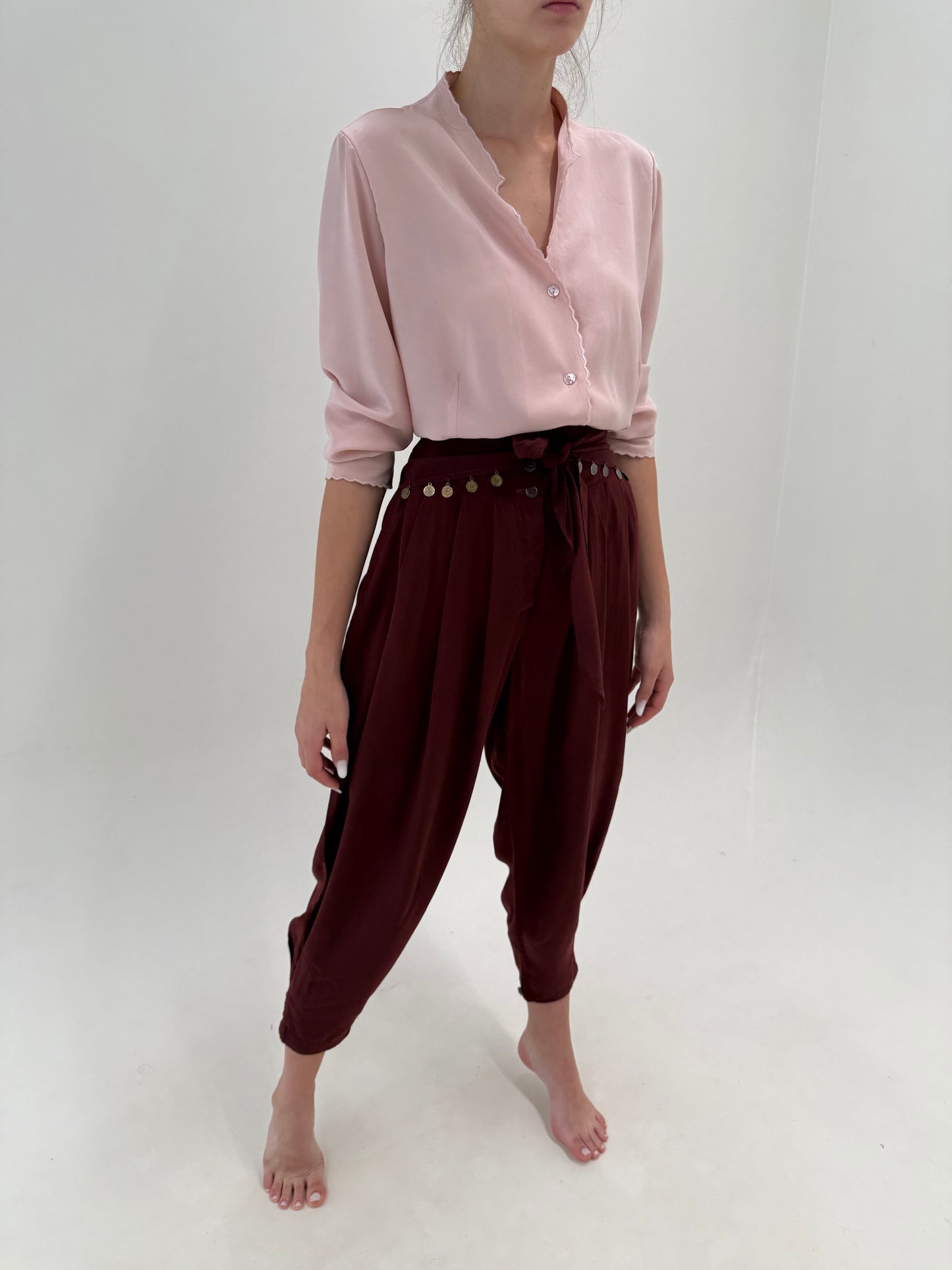 Pantaloni baloon vintage cu aplicații metalice ultra drapați cu talie elastică