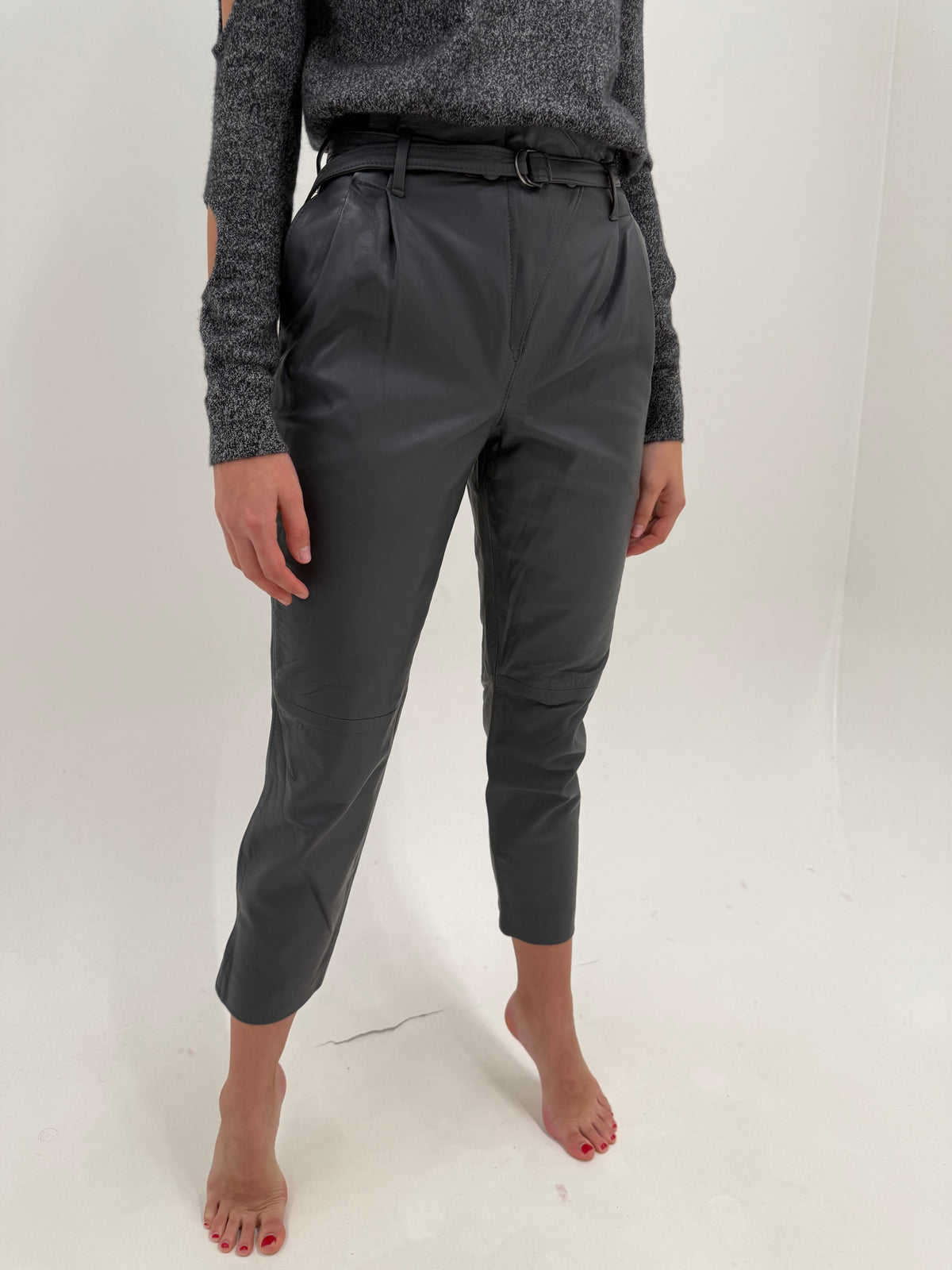 Pantaloni din piele naturală extra moale steel gray cu pense și talie ultra înaltă