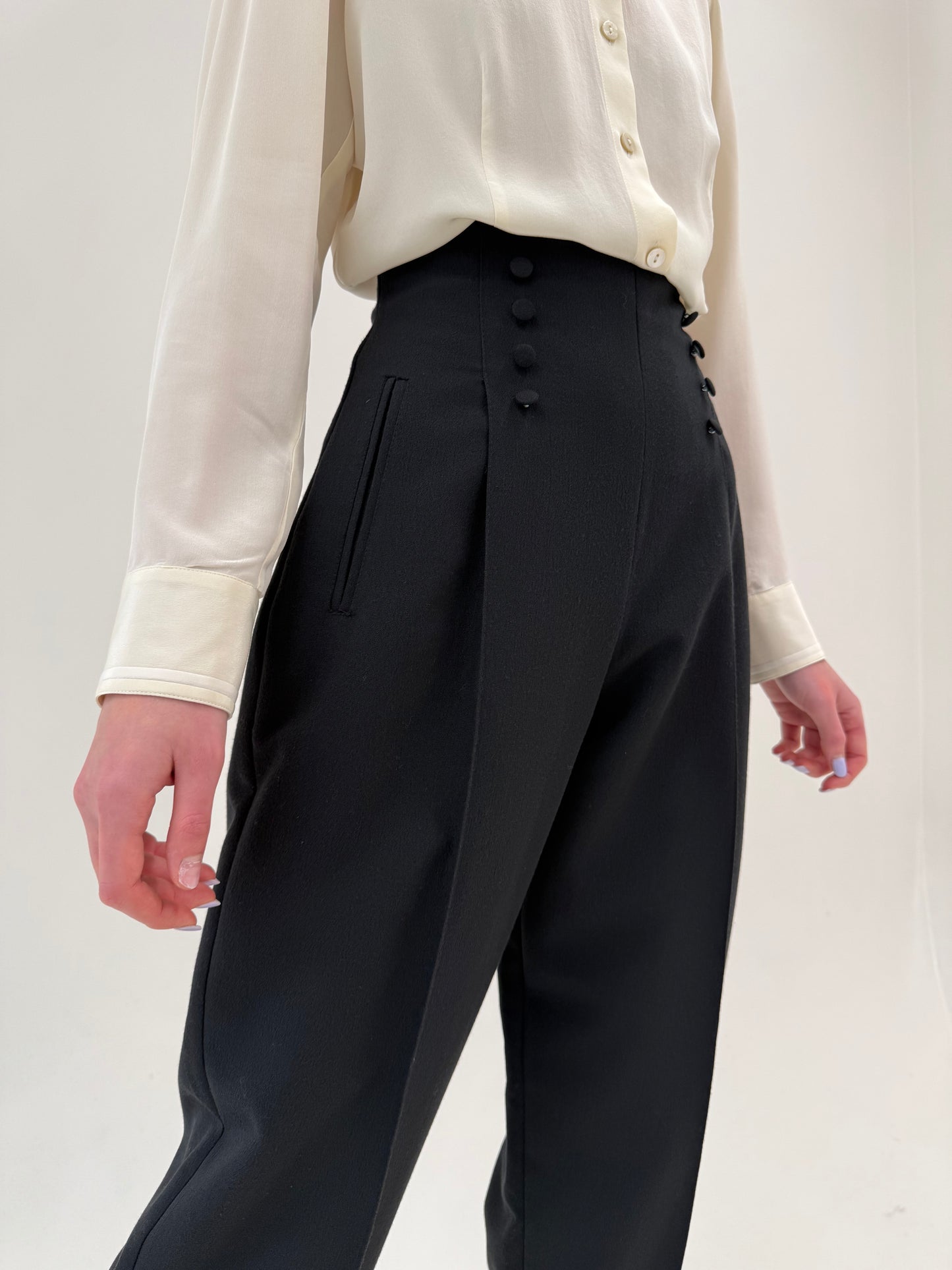 Pantaloni vintage negri de ceremonie cu pense și talie extrem de înaltă