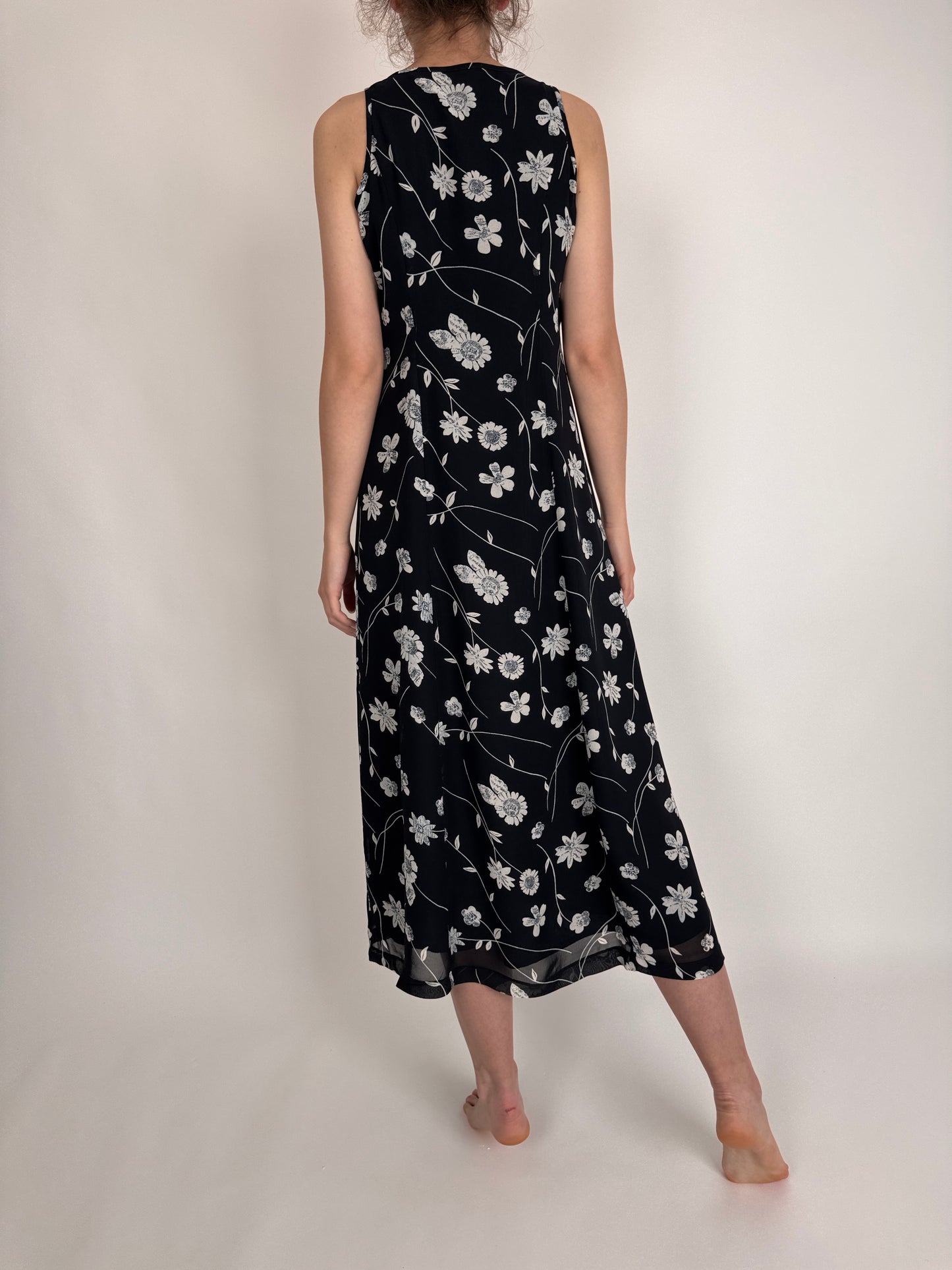 LBD vintage în croi ușor cambrat cu print floral